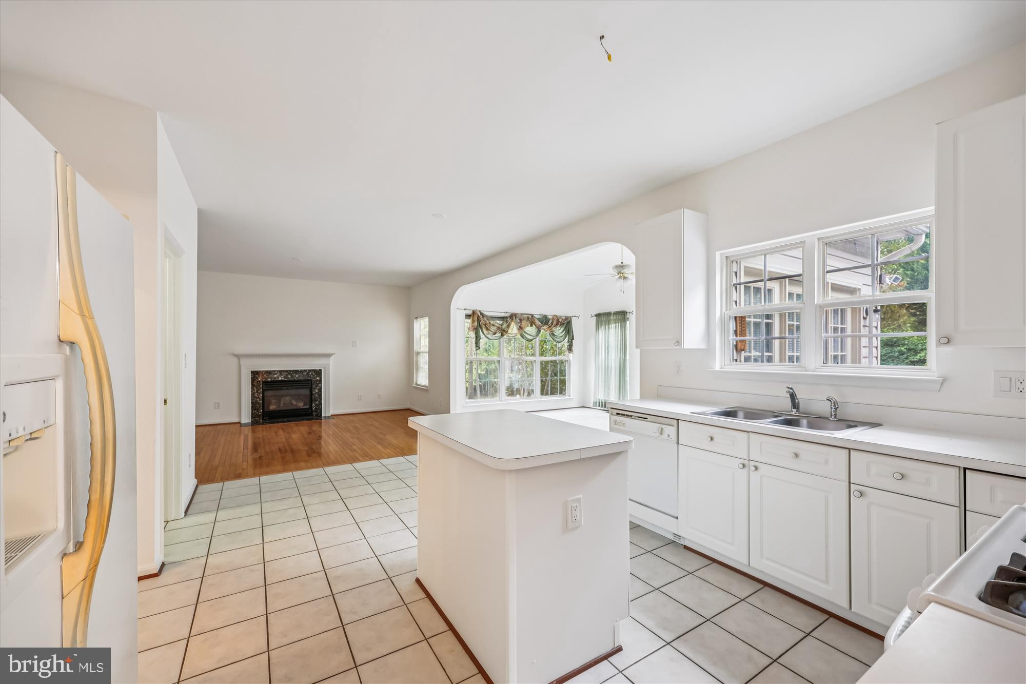 SENECA VIEW ESTATES - Residential Lease