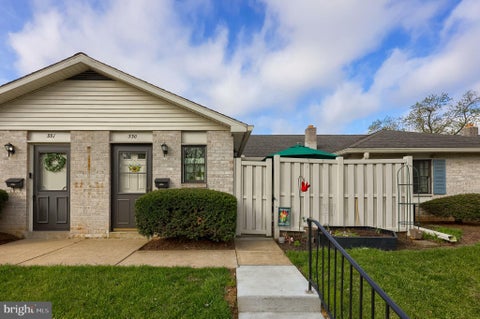 Condo For Sale - 330 Valleybrook Drive<br/> LANCASTER, PA 17601