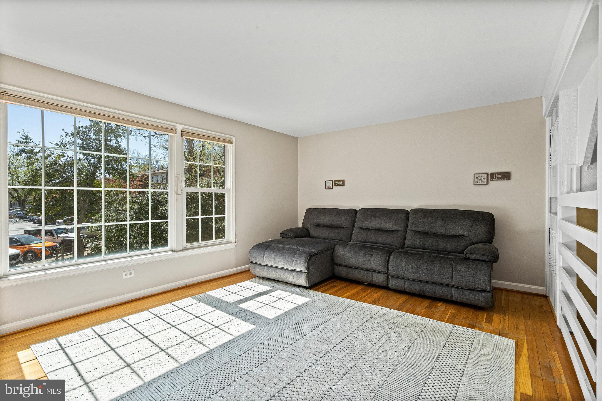 GREENWICH HILL - Residential