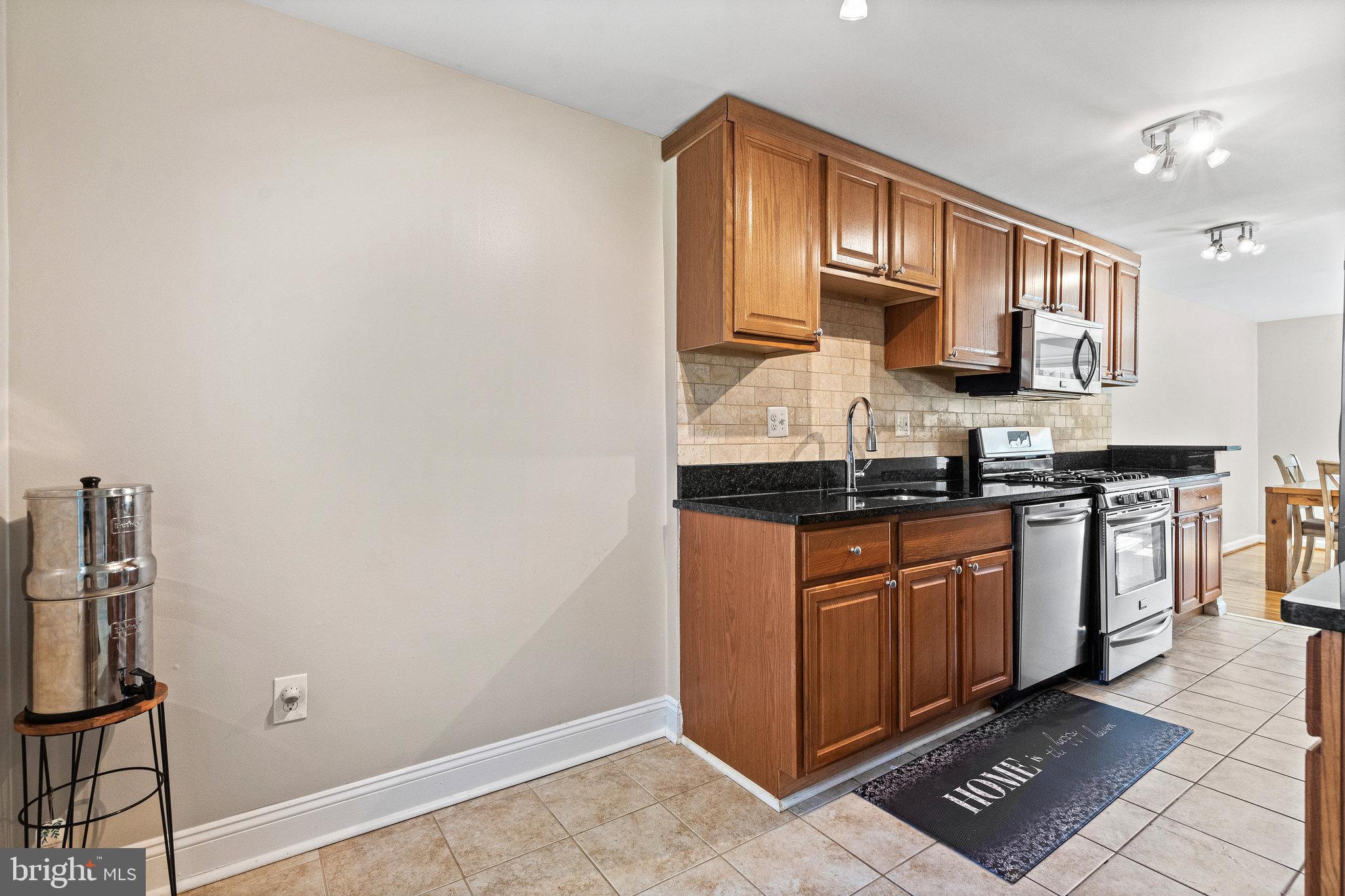 GREENWICH HILL - Residential