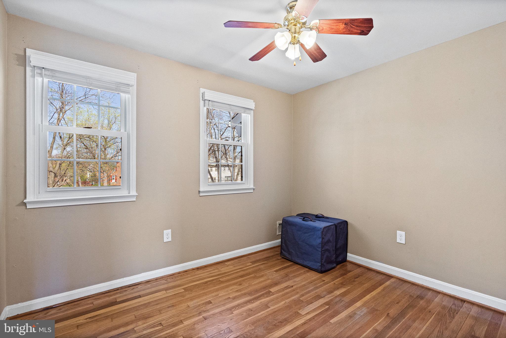 GREENWICH HILL - Residential