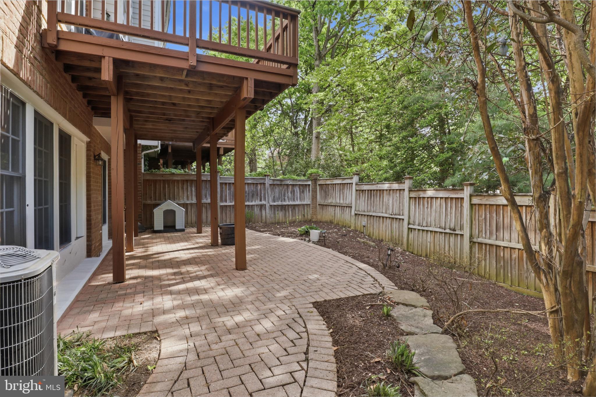 2323 SAWTOOTH OAK COURT