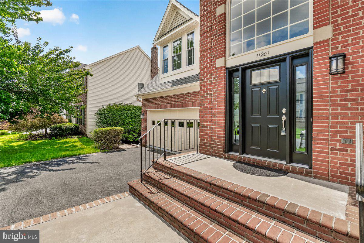 11201 YARDLEY COURT