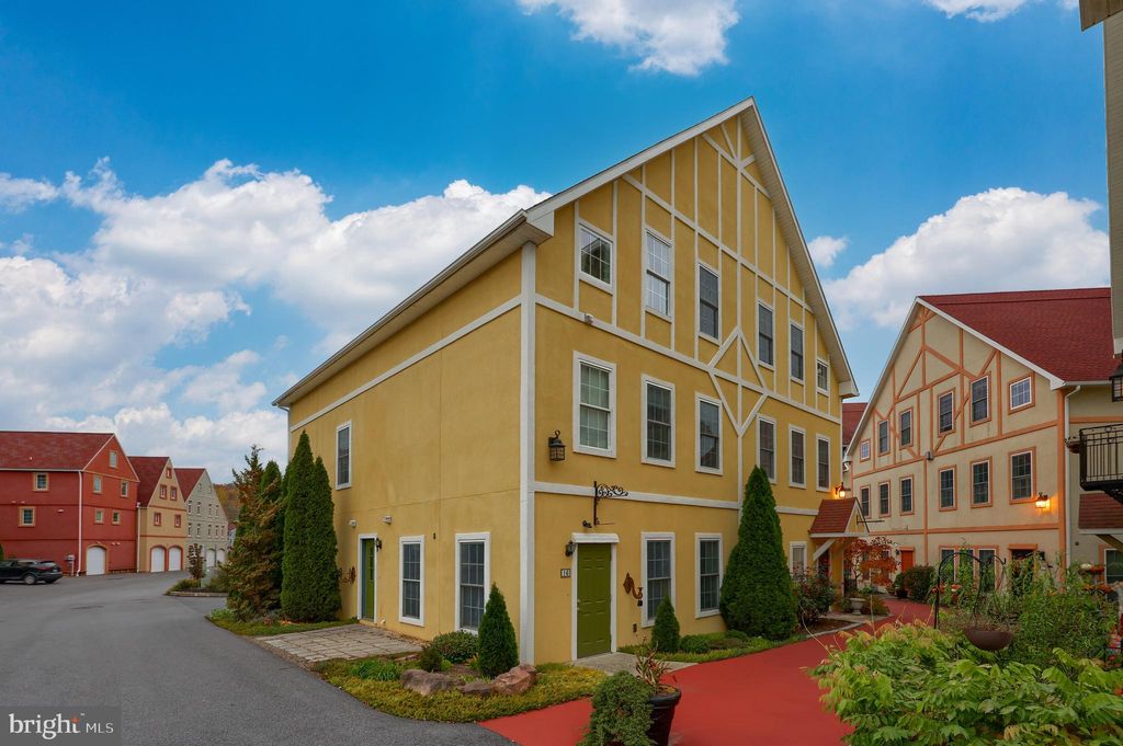 Photo of 16 S Village Circle, Reinholds, PA 17569 (MLS # PALA2043728)