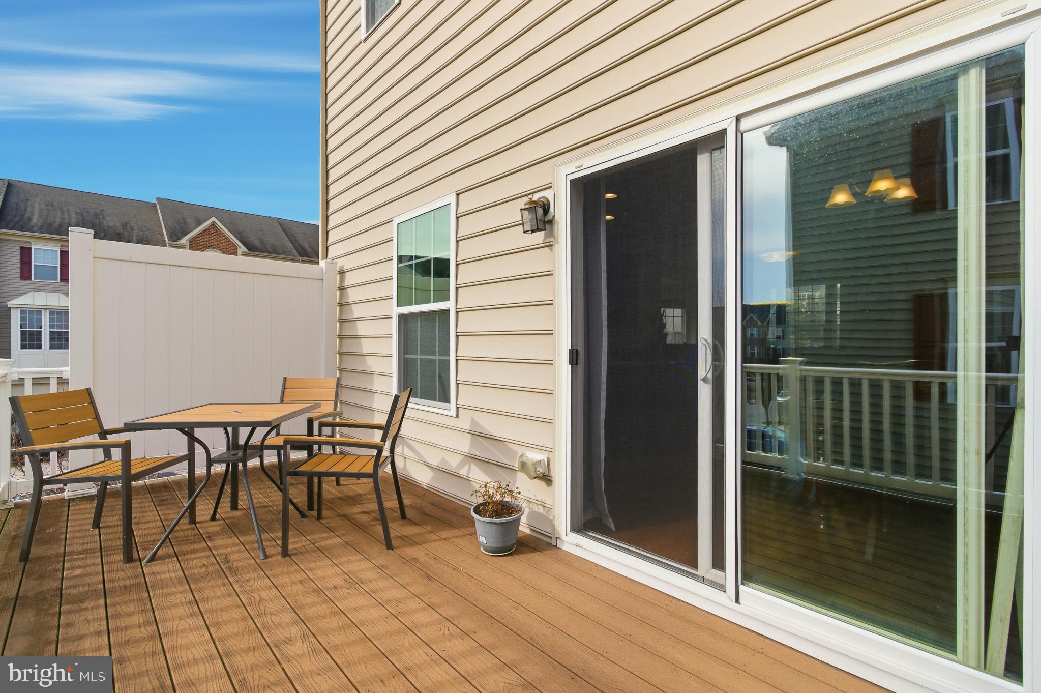 HOWARD SQUARE - Residential