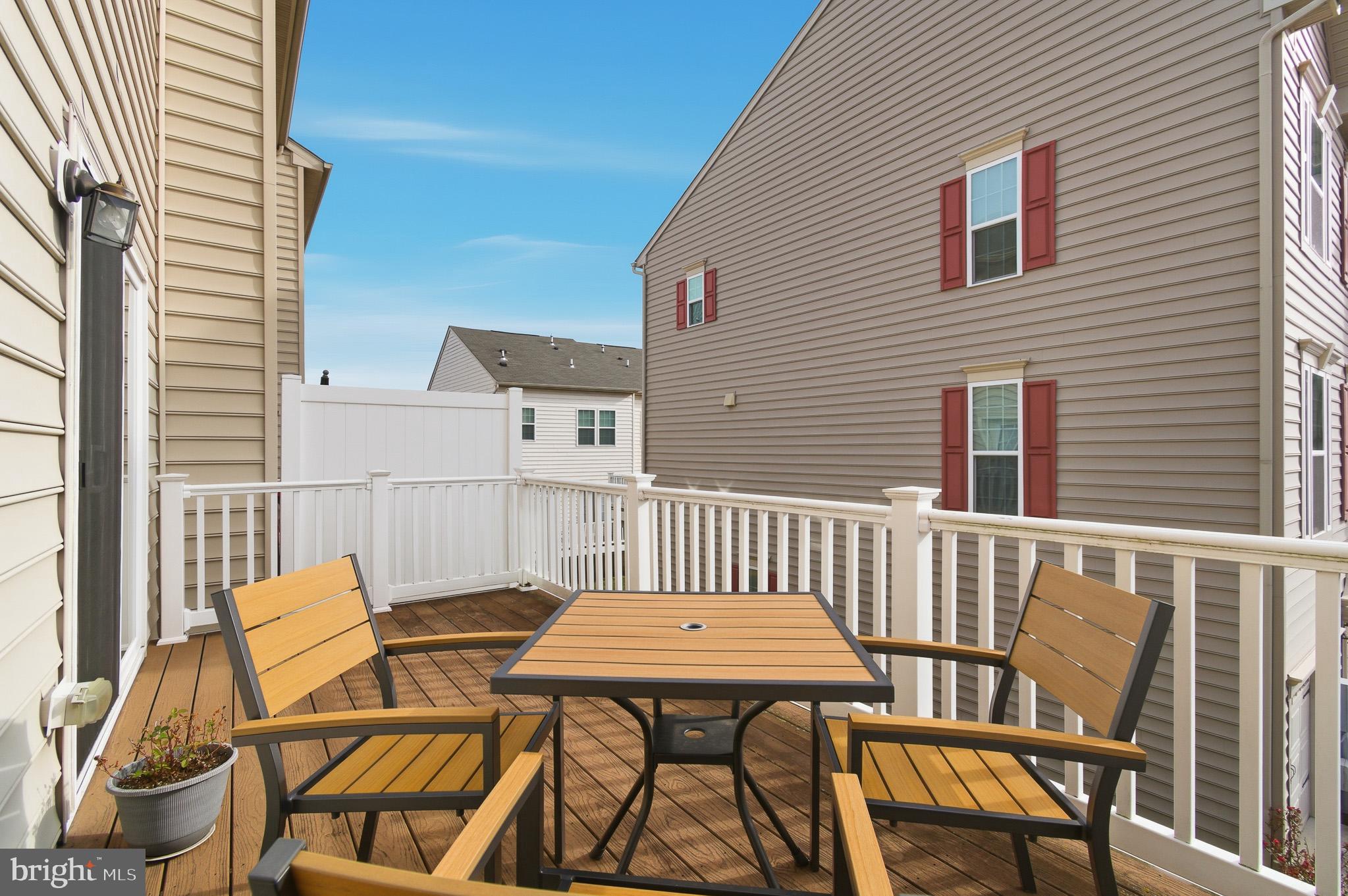 HOWARD SQUARE - Residential