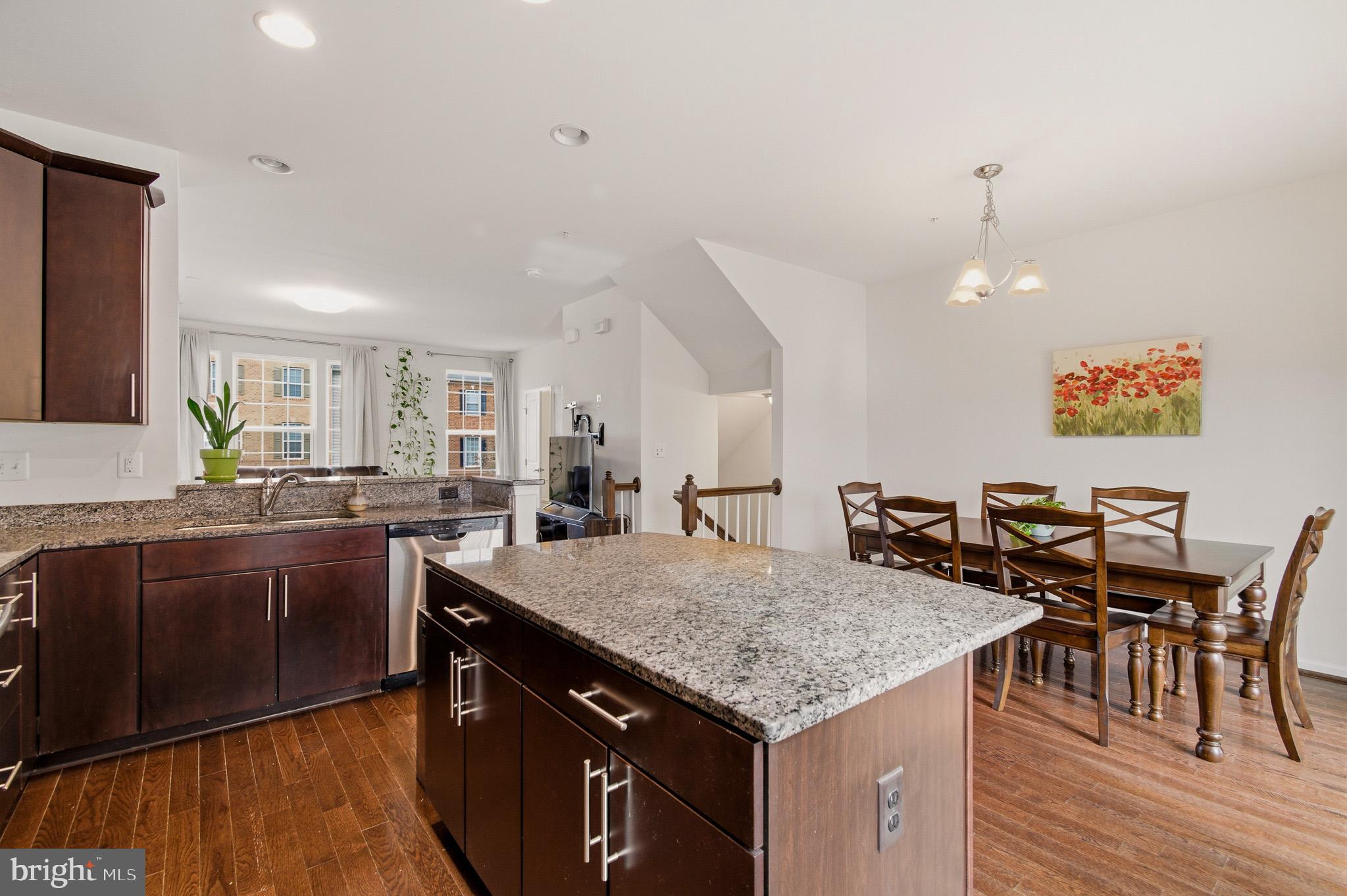 HOWARD SQUARE - Residential