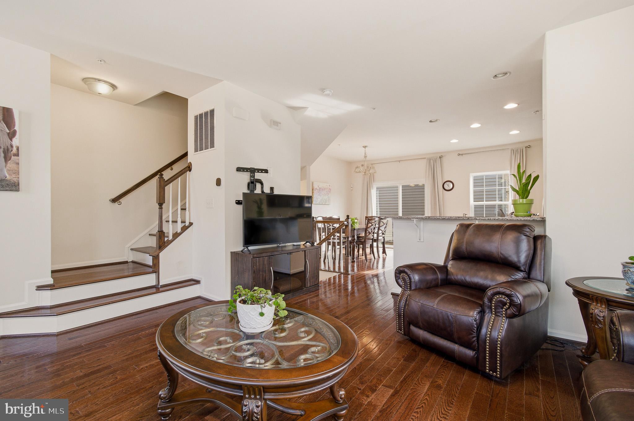 HOWARD SQUARE - Residential