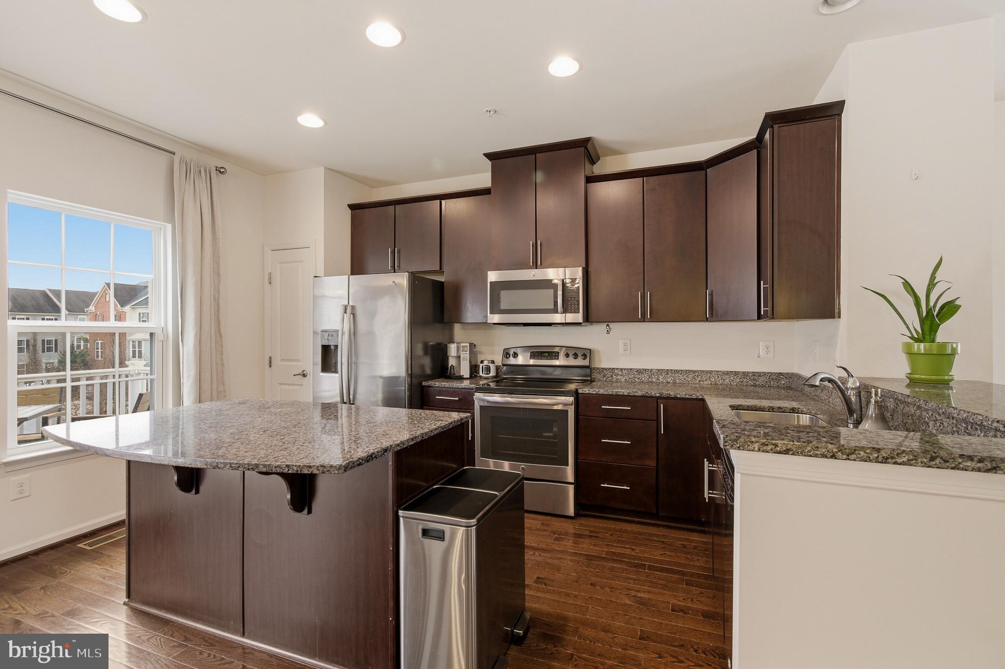 HOWARD SQUARE - Residential