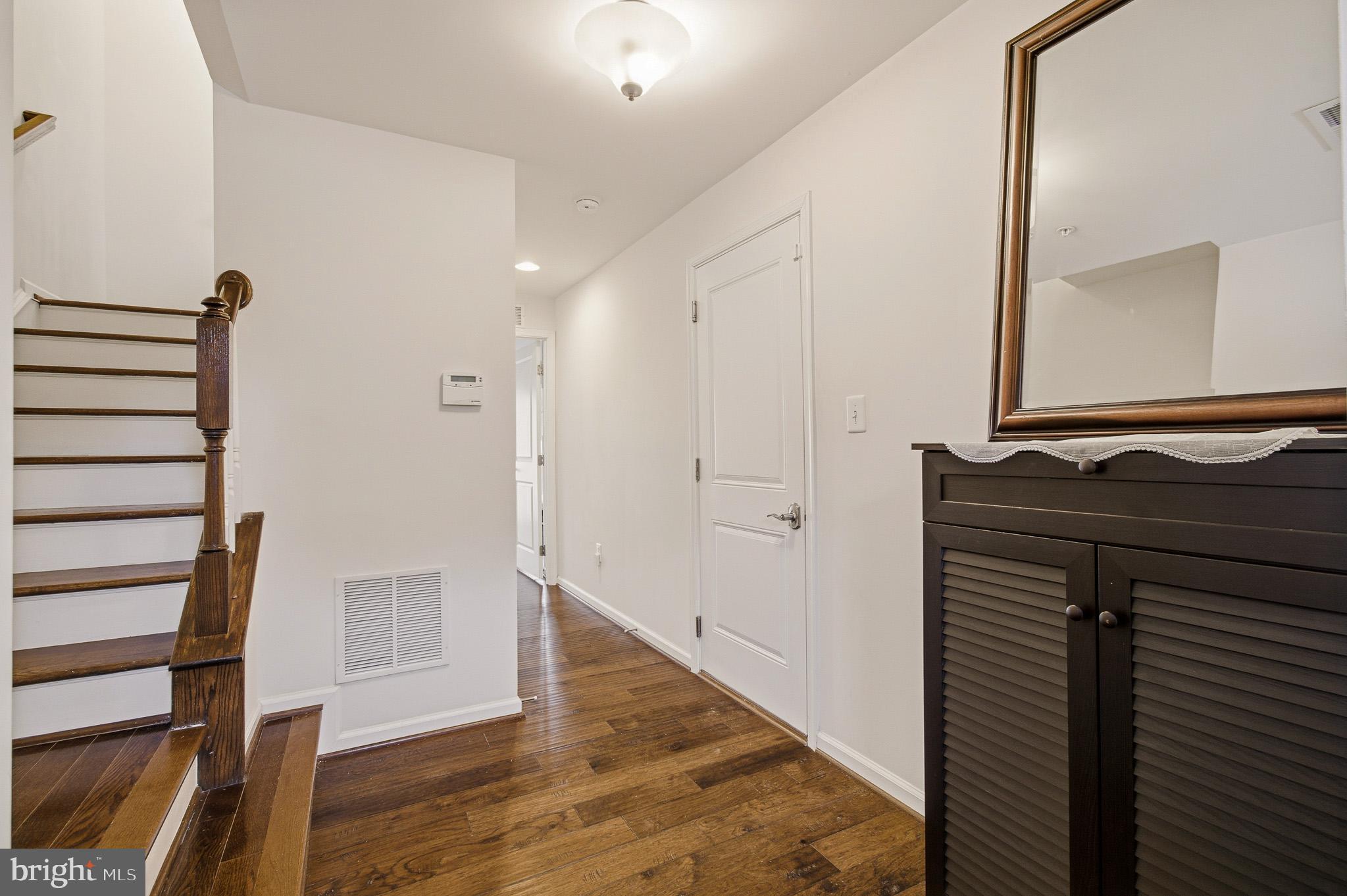 HOWARD SQUARE - Residential