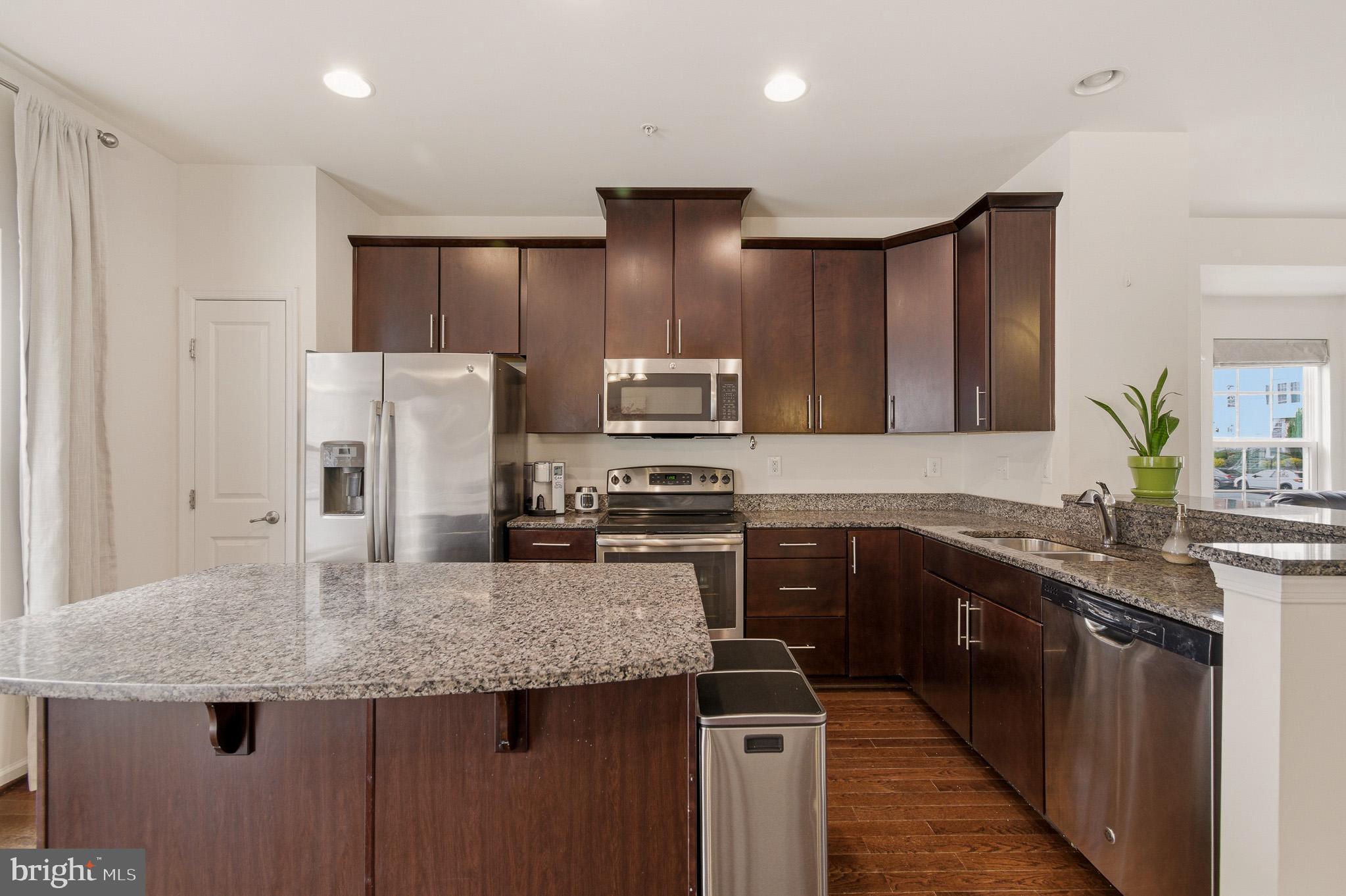 HOWARD SQUARE - Residential