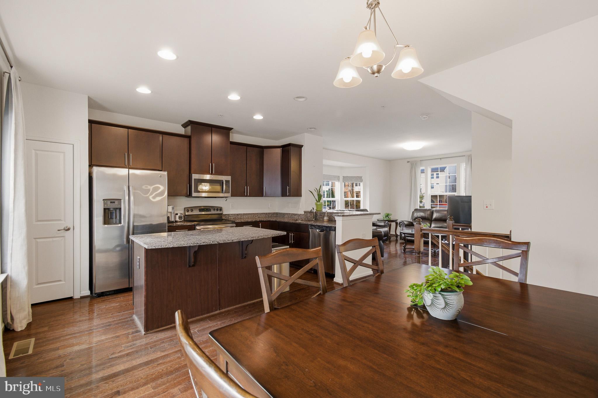 HOWARD SQUARE - Residential