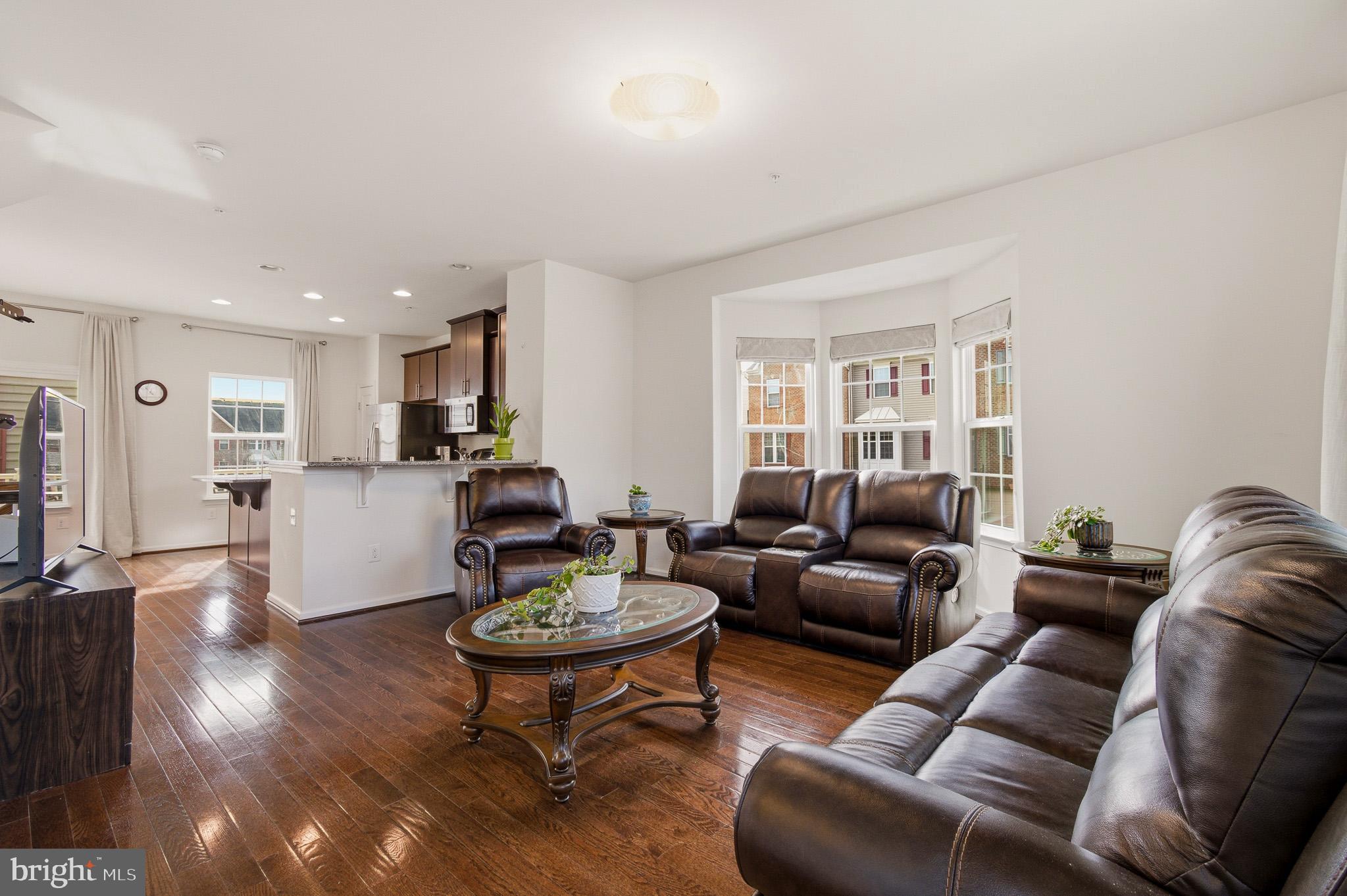 HOWARD SQUARE - Residential