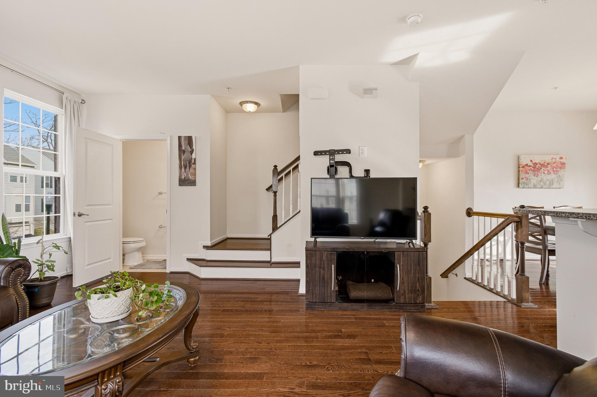 HOWARD SQUARE - Residential