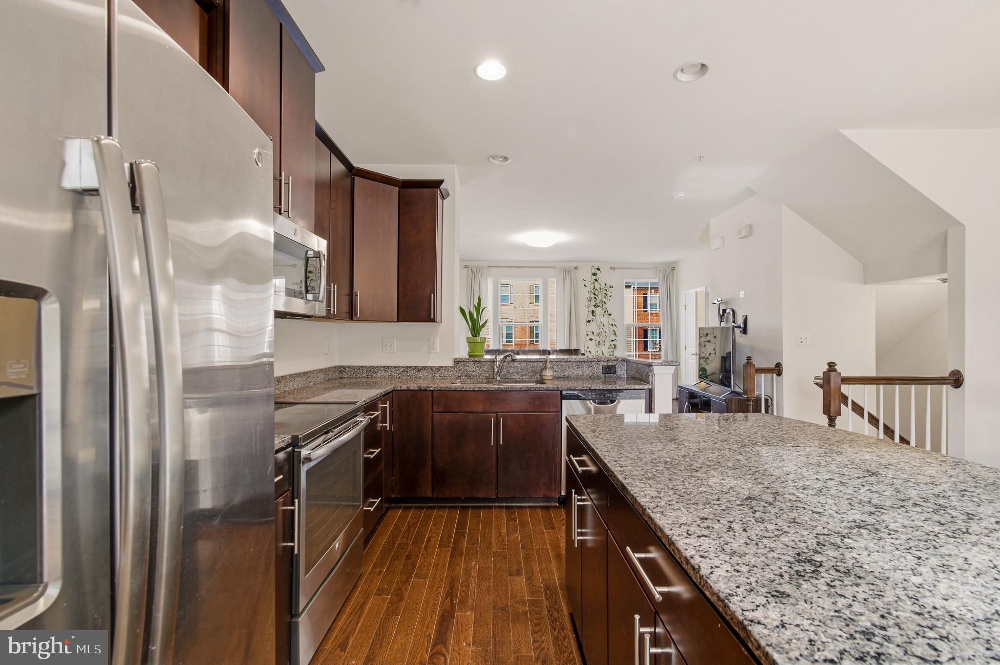 HOWARD SQUARE - Residential