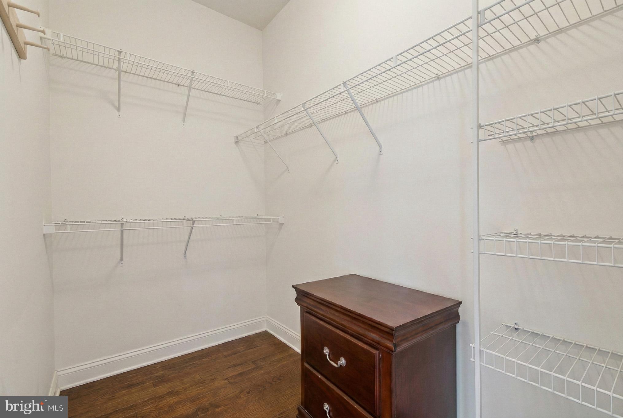 HOWARD SQUARE - Residential