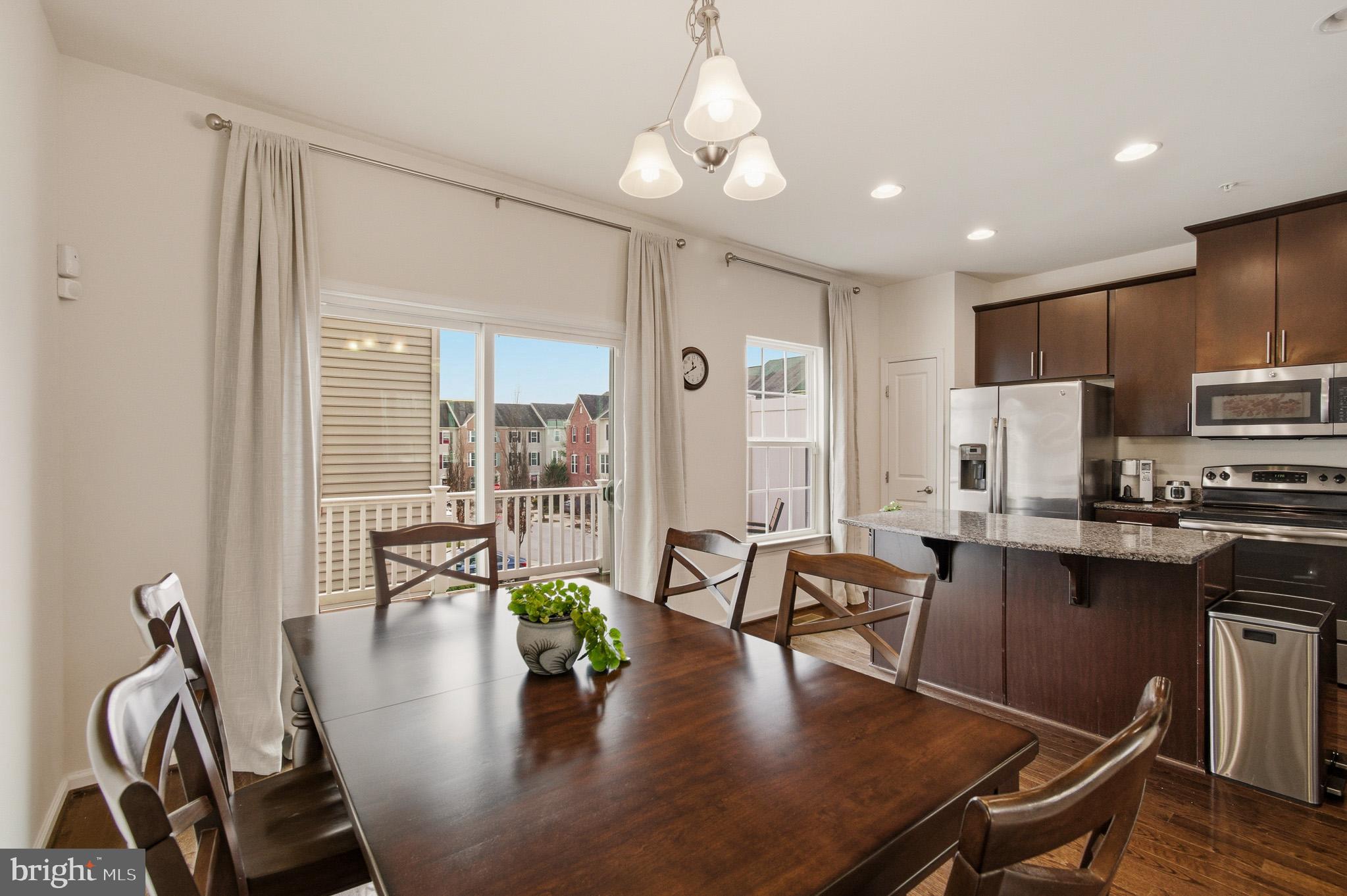 HOWARD SQUARE - Residential