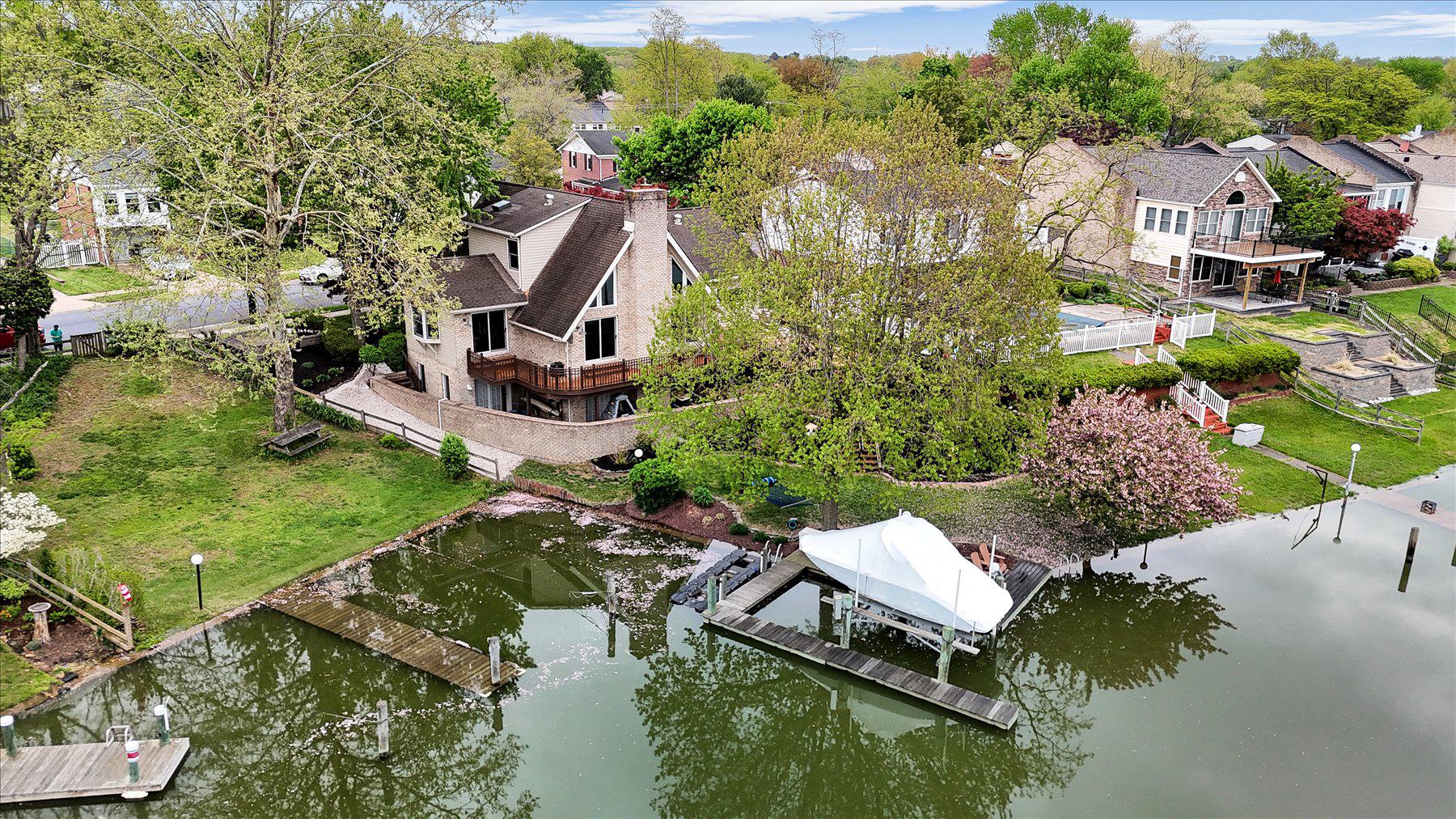 RUMSEY ISLAND - Residential