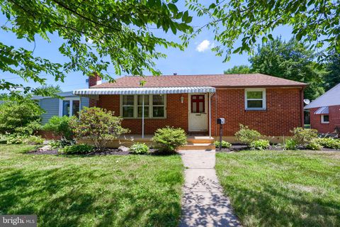 Photo of 1005 Midway Avenue, Lancaster, PA 17601 (MLS # PALA2053454)