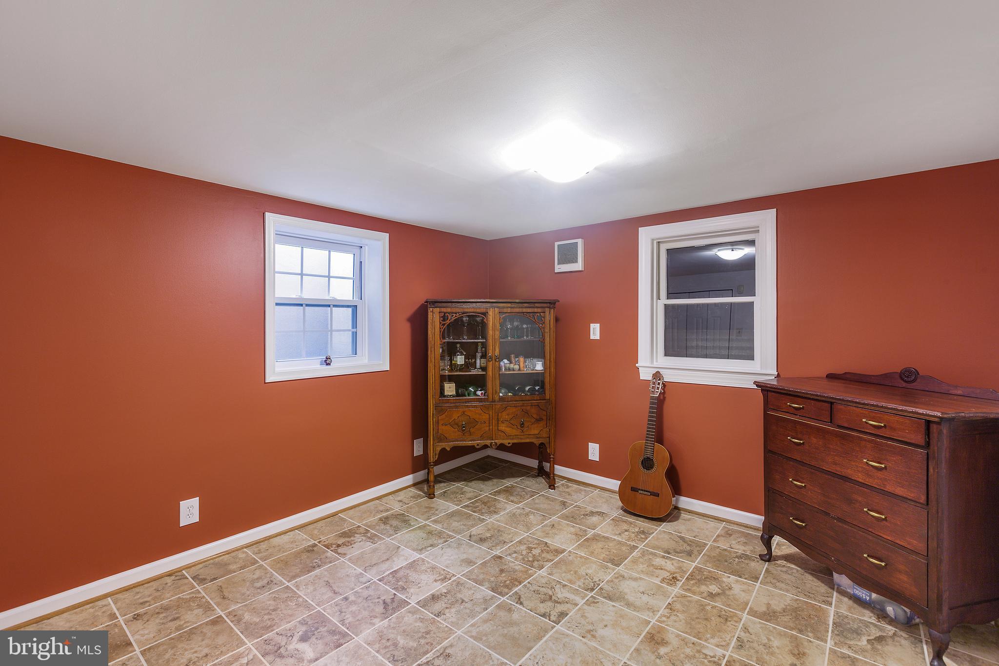 BROYHILL HILLS - Residential