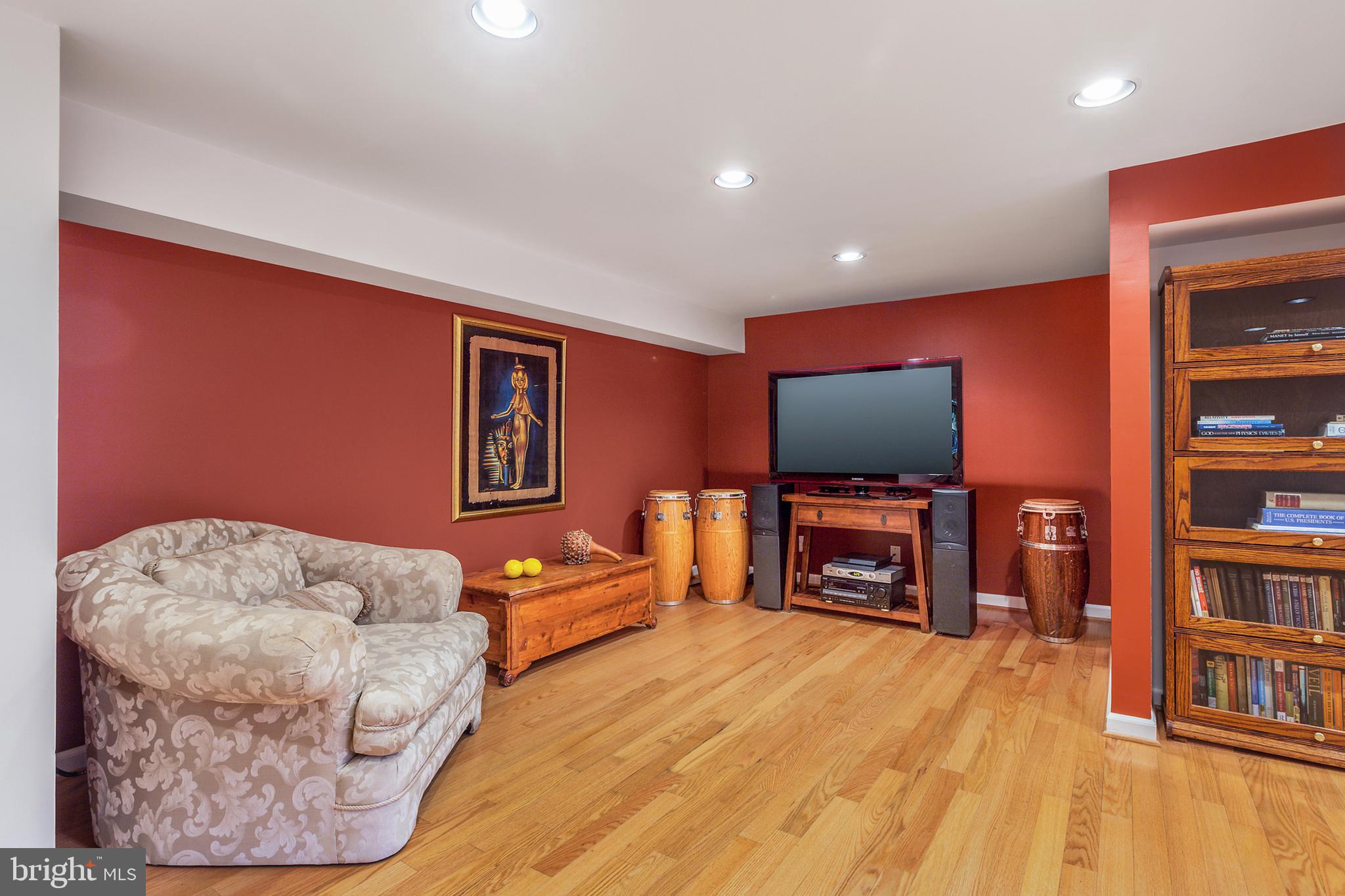 BROYHILL HILLS - Residential