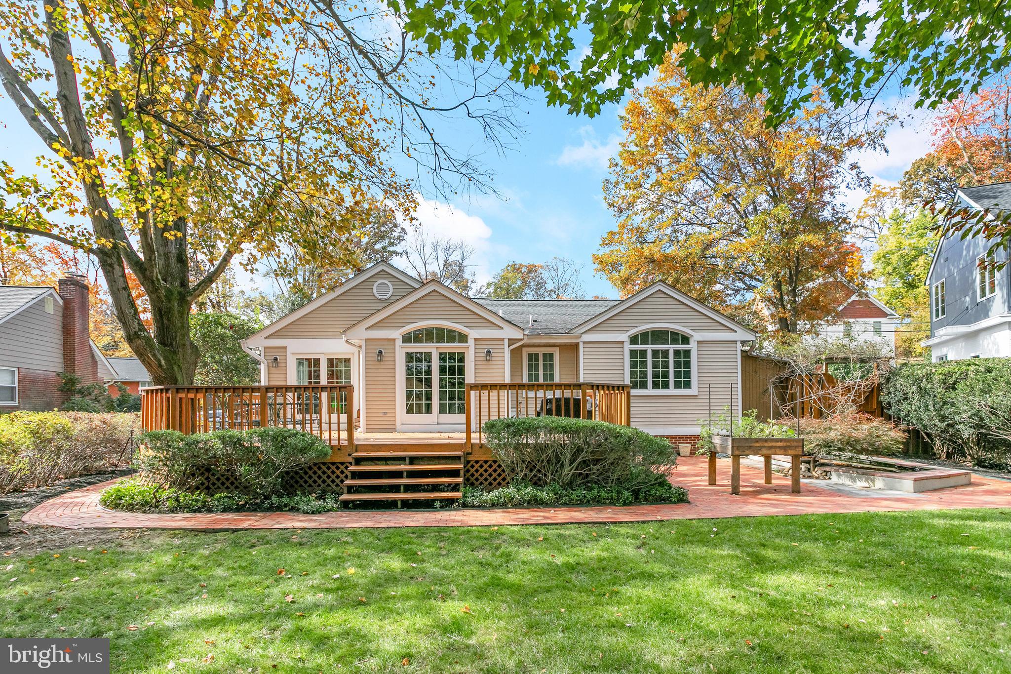 BROYHILL HILLS - Residential