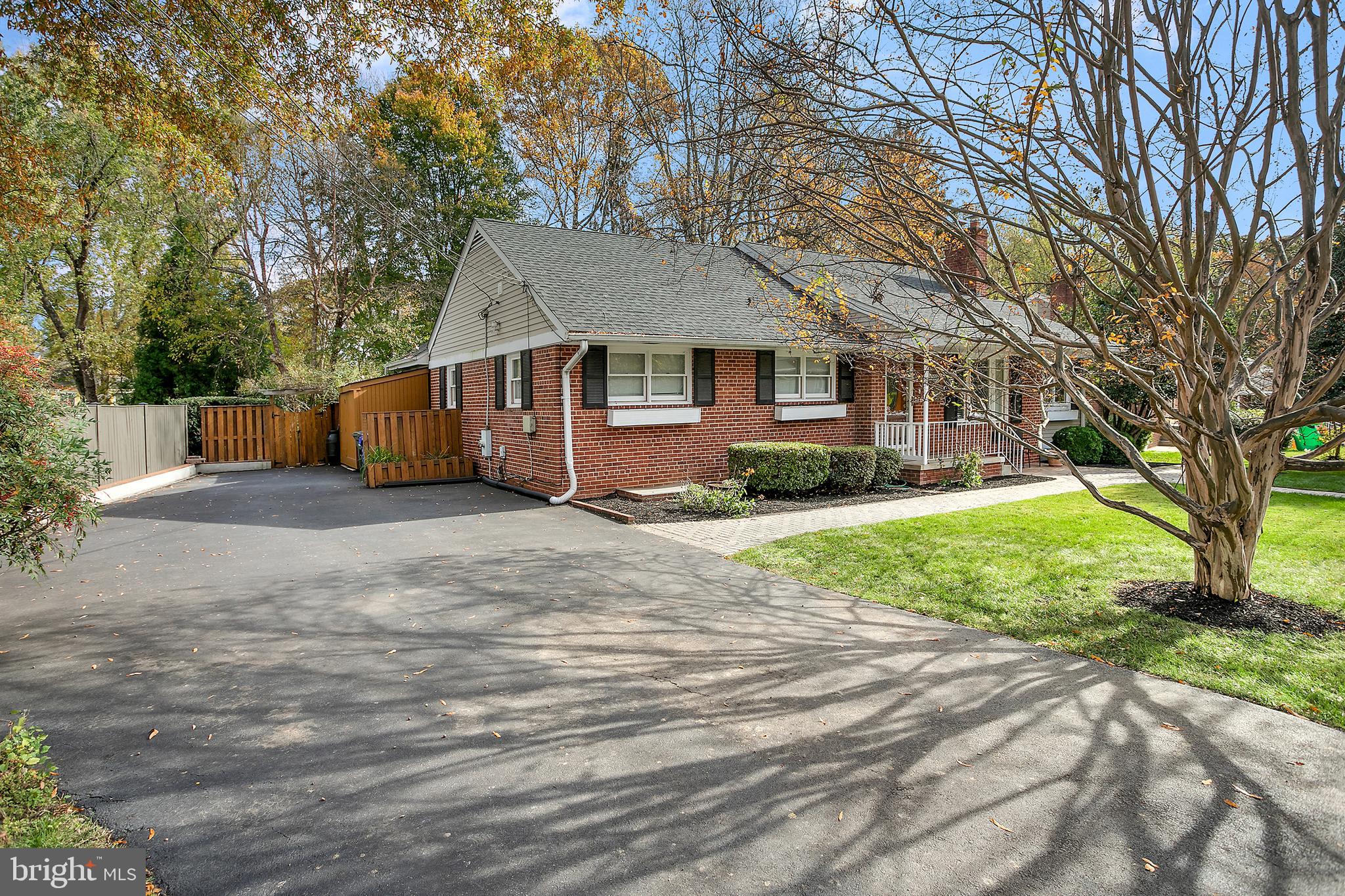 BROYHILL HILLS - Residential