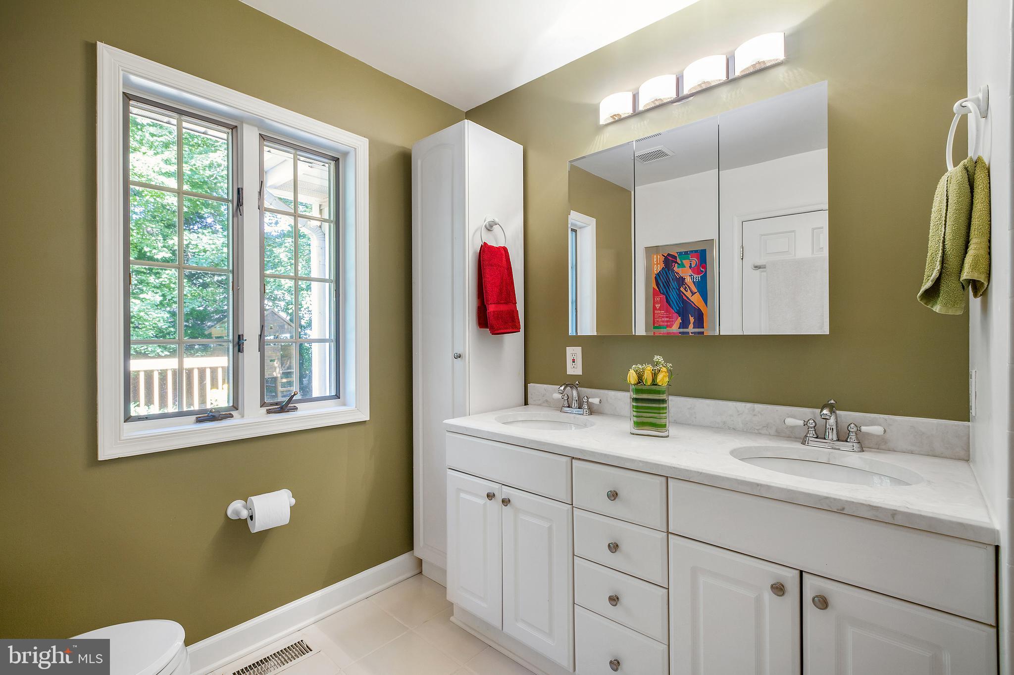 BROYHILL HILLS - Residential