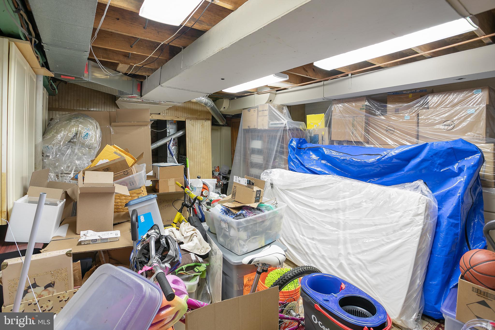 BROYHILL HILLS - Residential