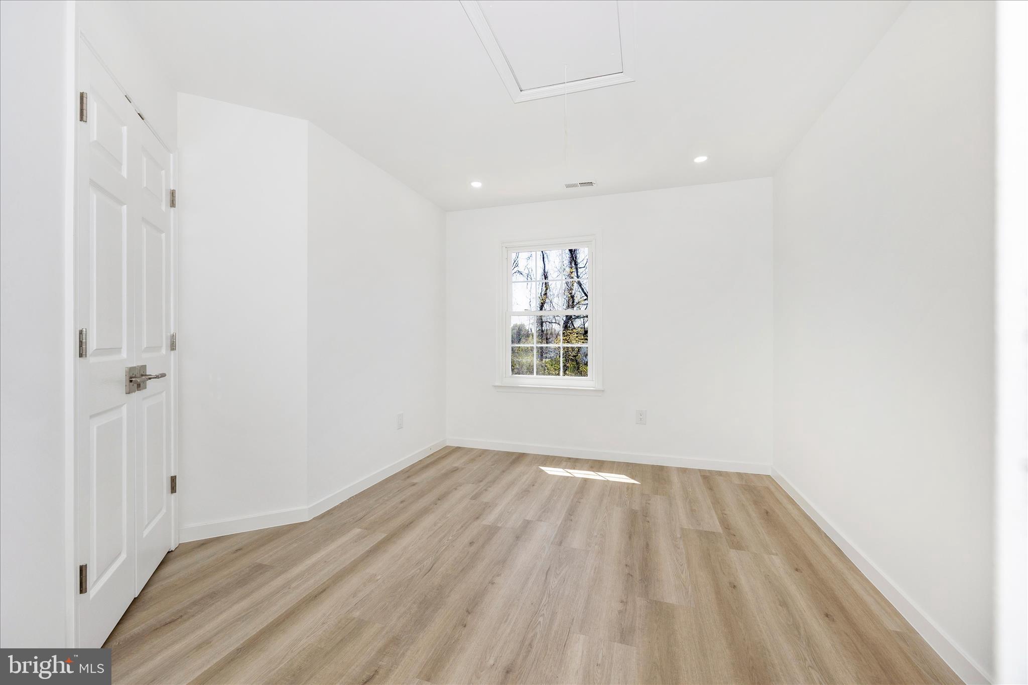 EDRICH MANOR - Residential