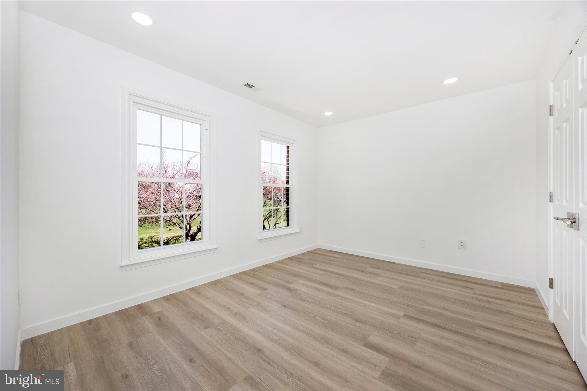 EDRICH MANOR - Residential