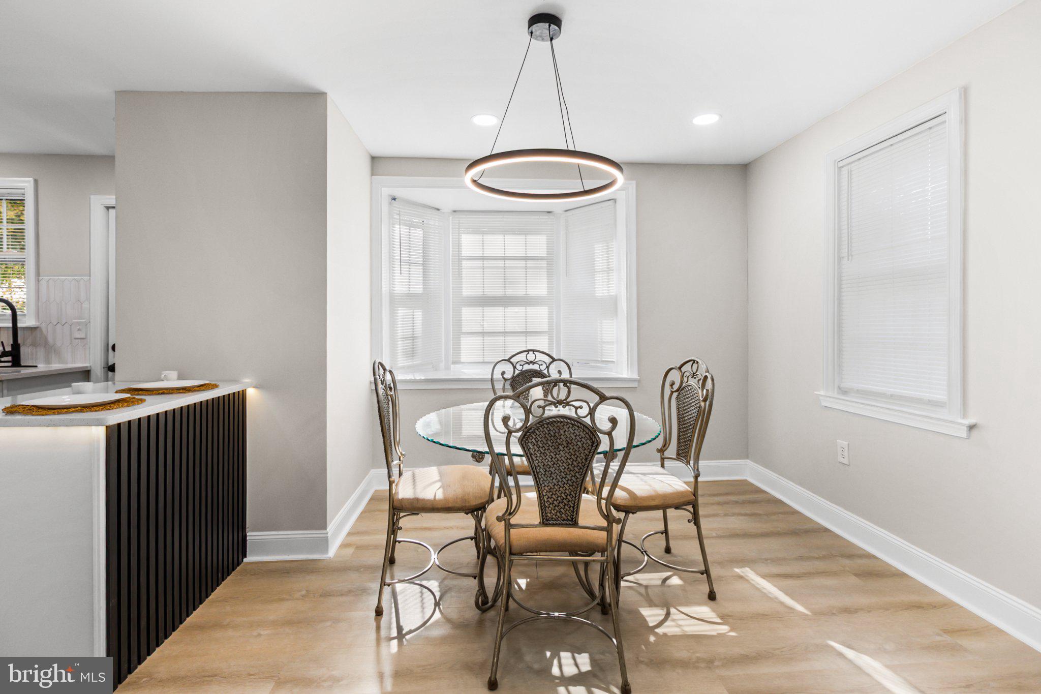 6 N STUYVESANT DRIVE