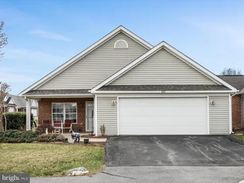 222 Crestwood Lane, Winchester, VA 22602 - MLS#: VAFV2037554