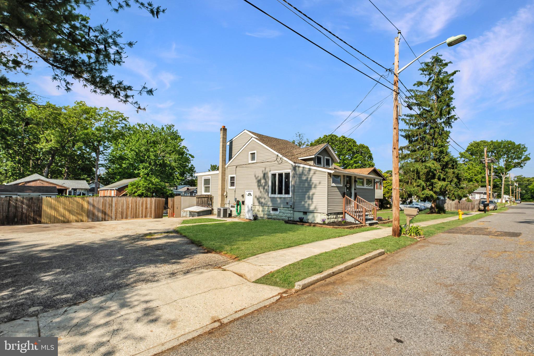 1856 BELLEVUE AVE