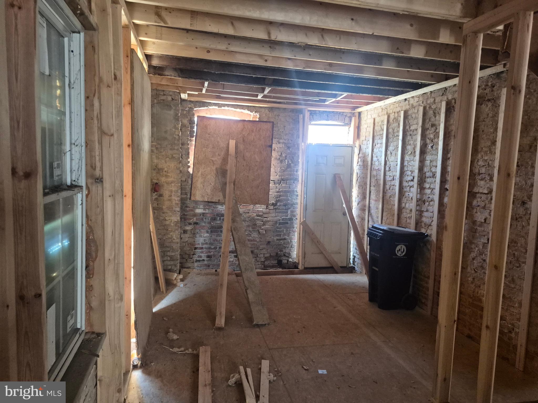 BROADWAY EAST - Residential