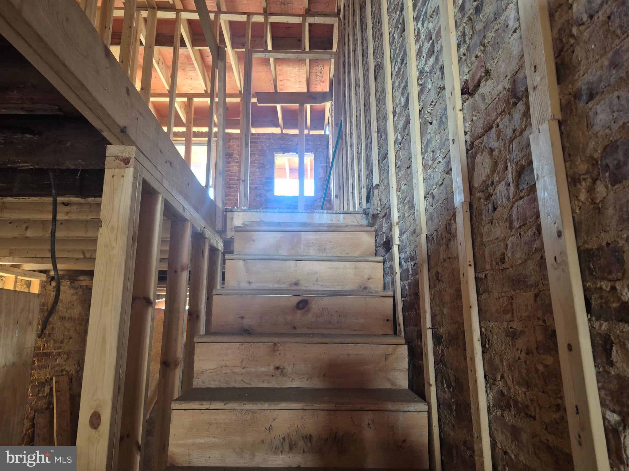 BROADWAY EAST - Residential