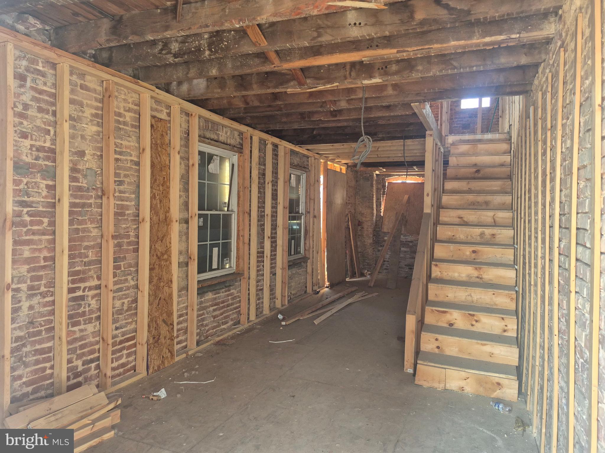 BROADWAY EAST - Residential