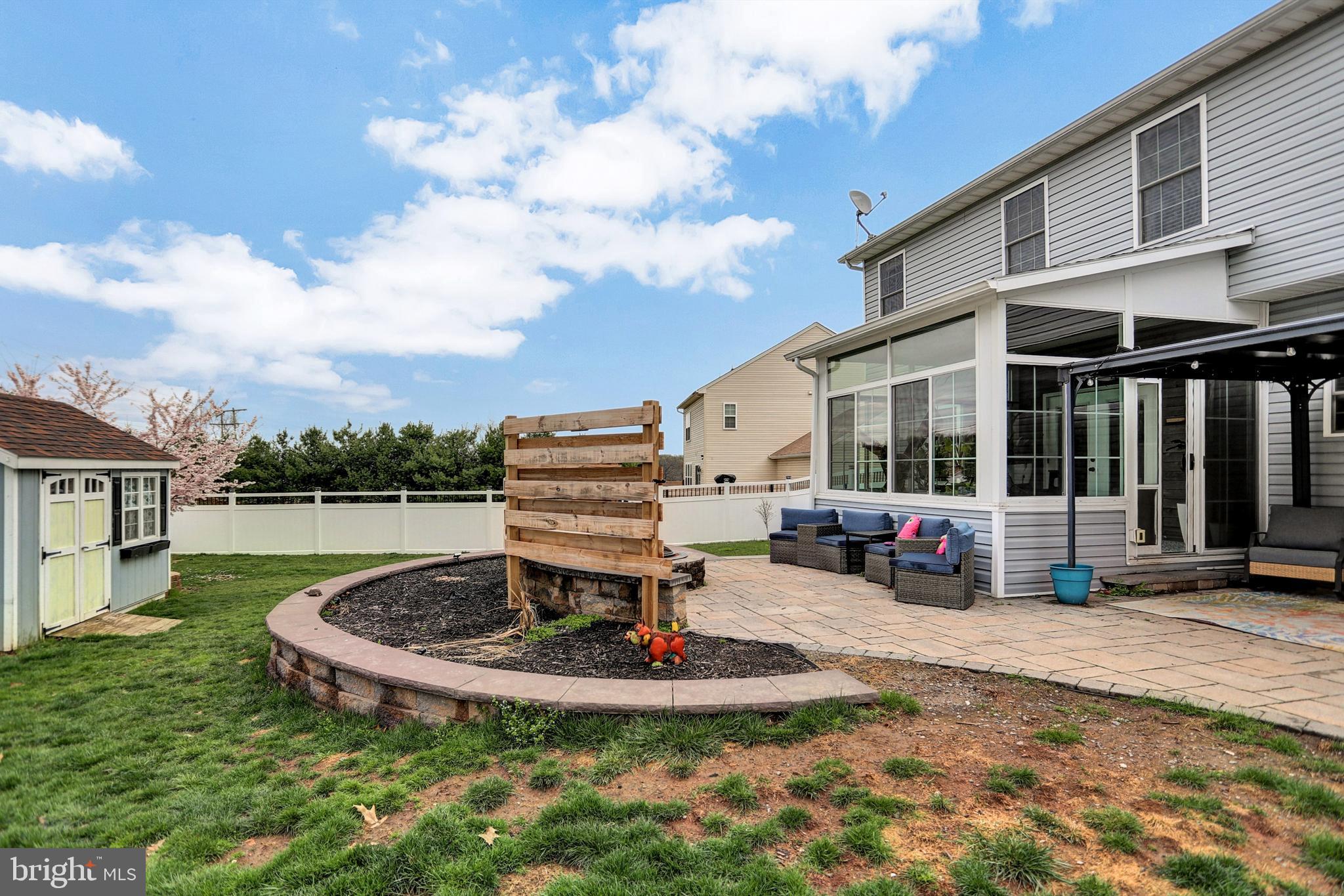 LEXINGTON ESTATES - Residential