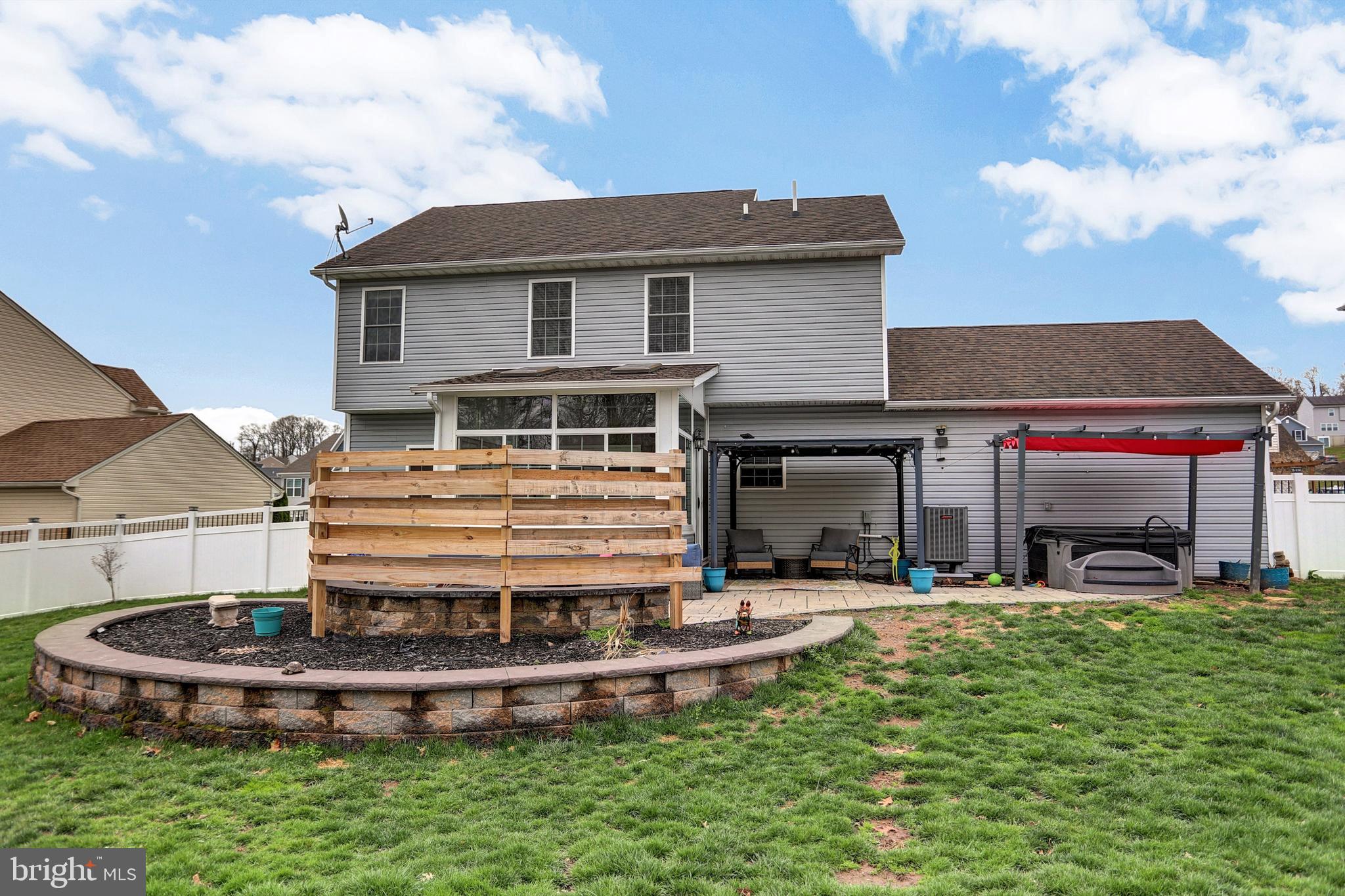 LEXINGTON ESTATES - Residential