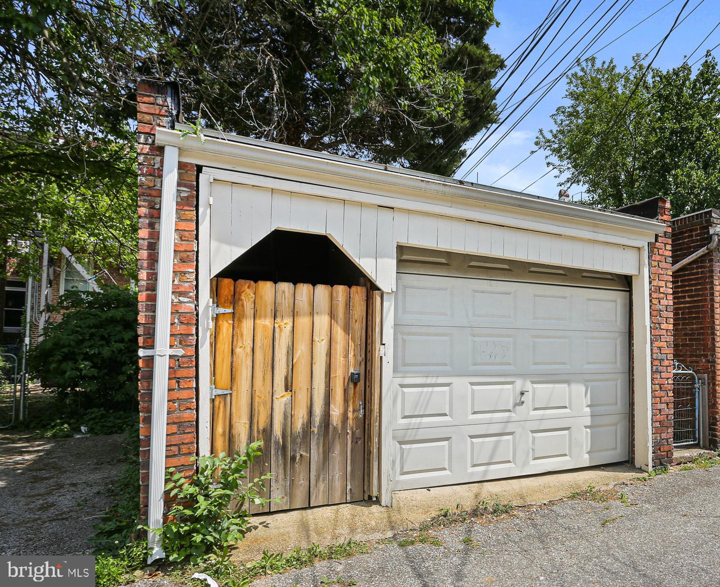 CHARLES VILLAGE - Residential Income