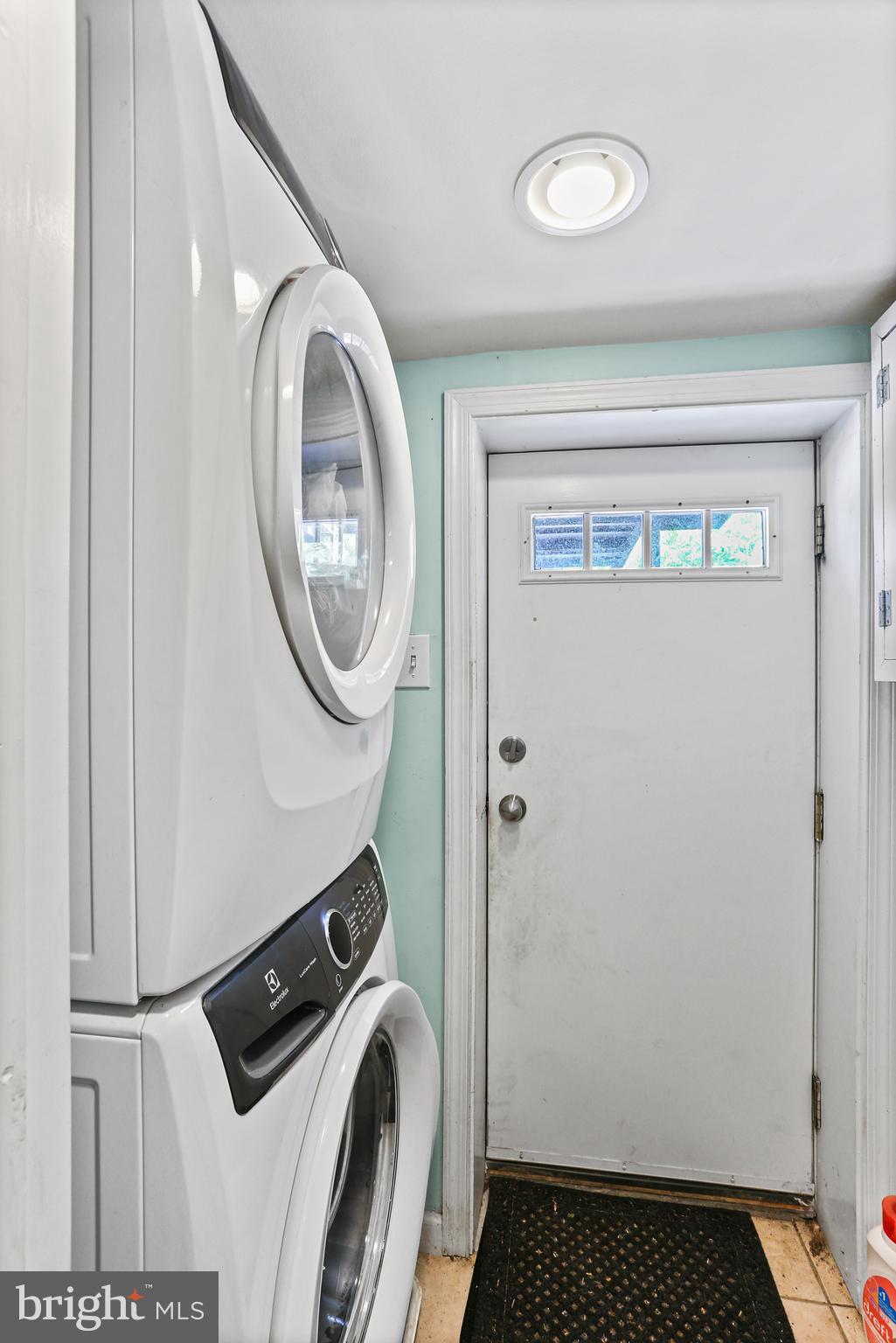 CHARLES VILLAGE - Residential Income