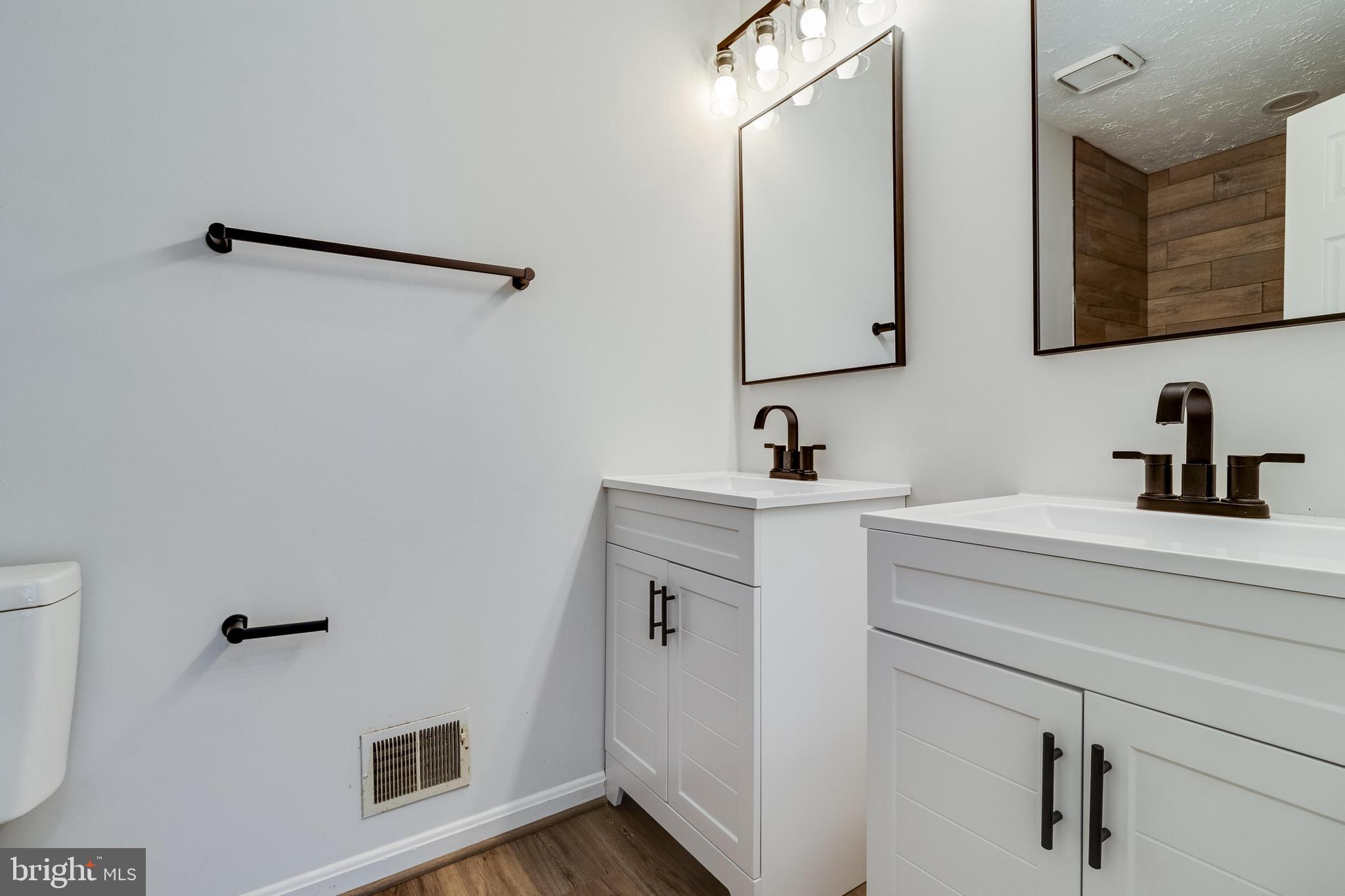 ST CHARLES HAMPSHIRE - Residential