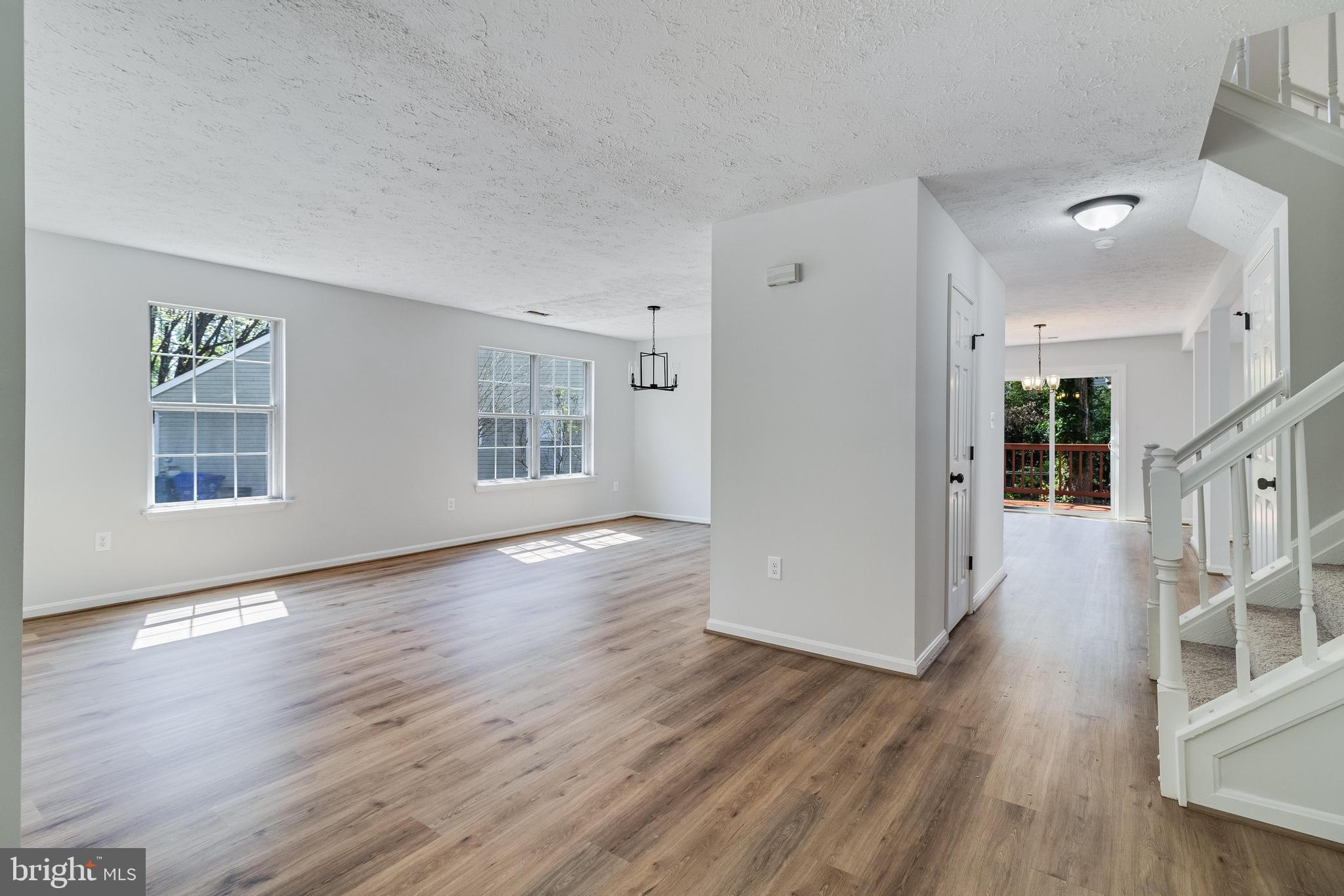 ST CHARLES HAMPSHIRE - Residential