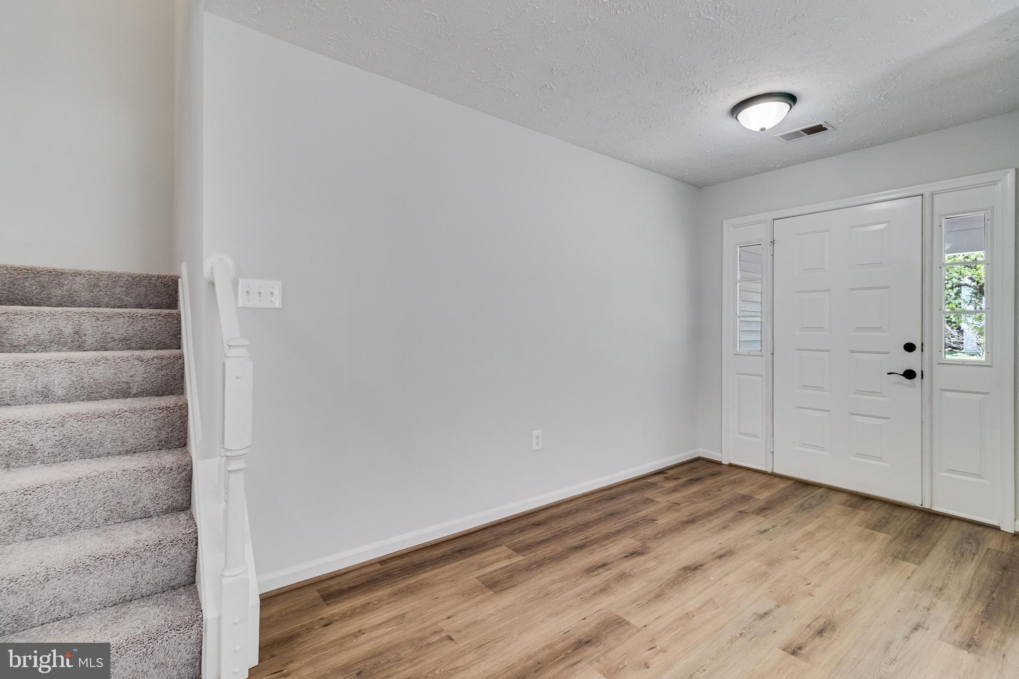 ST CHARLES HAMPSHIRE - Residential