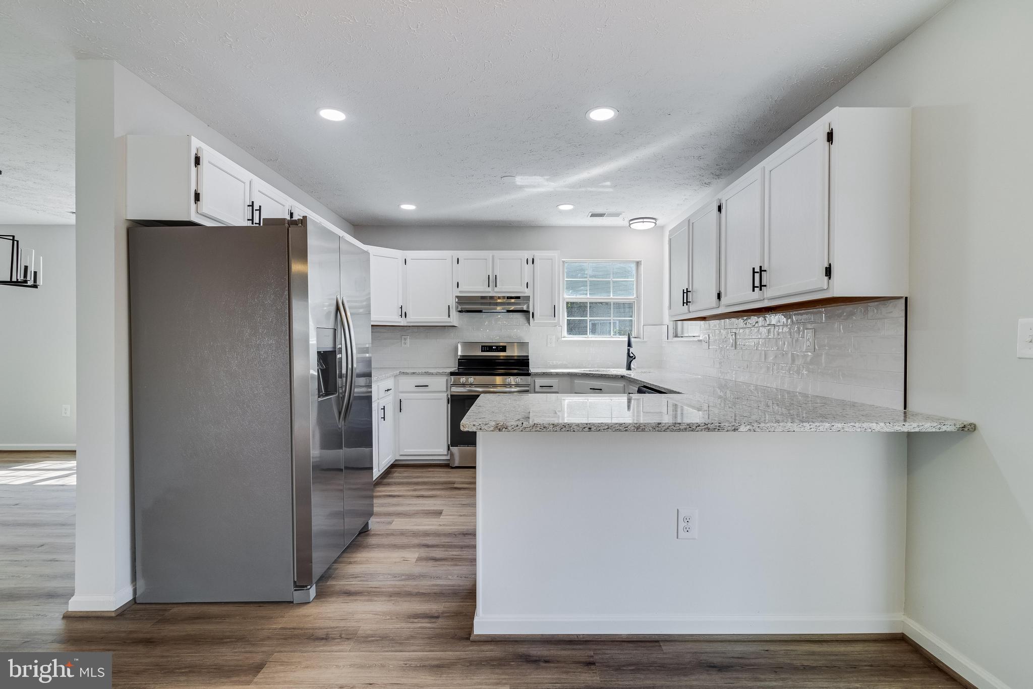 ST CHARLES HAMPSHIRE - Residential