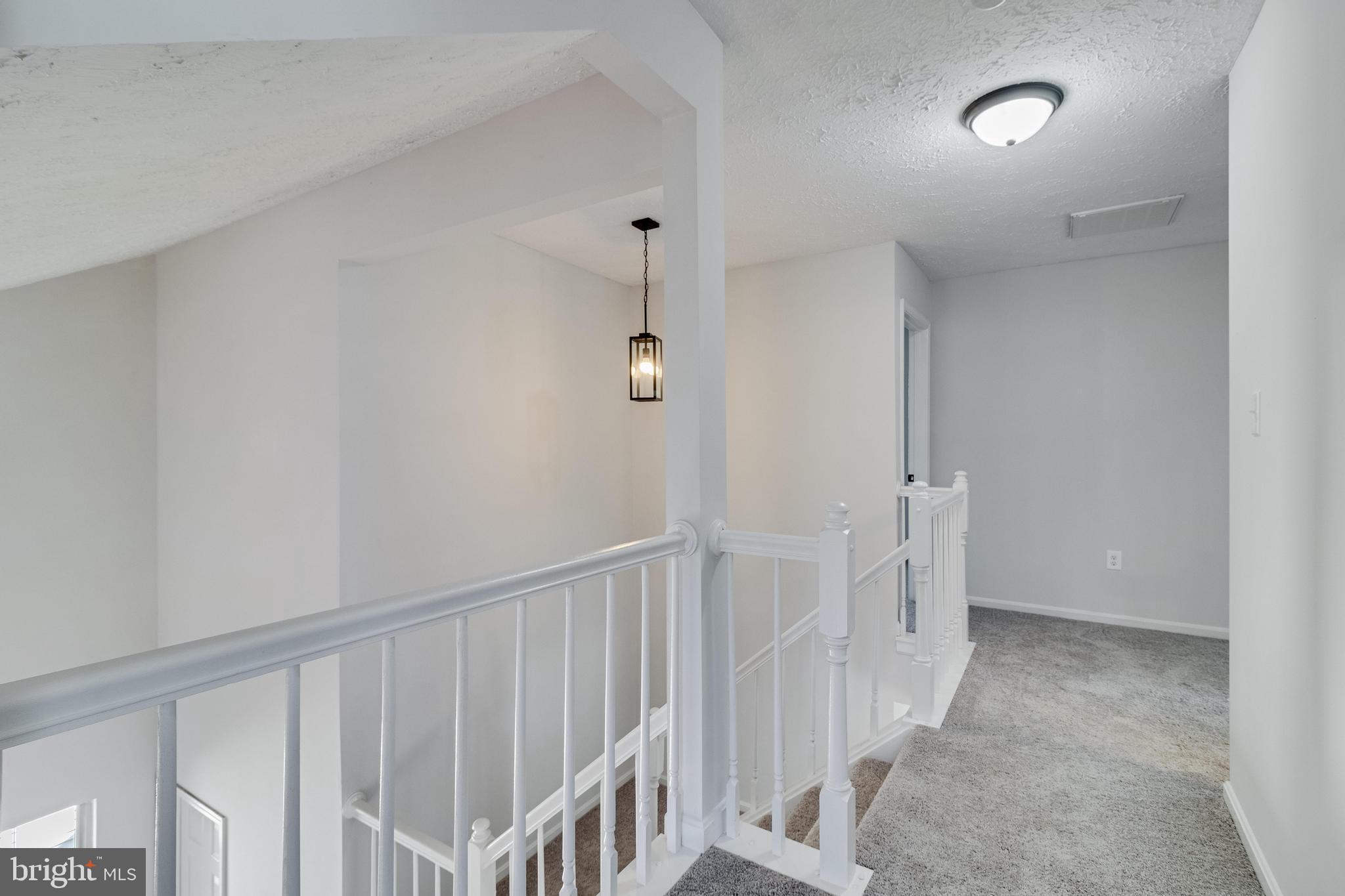 ST CHARLES HAMPSHIRE - Residential