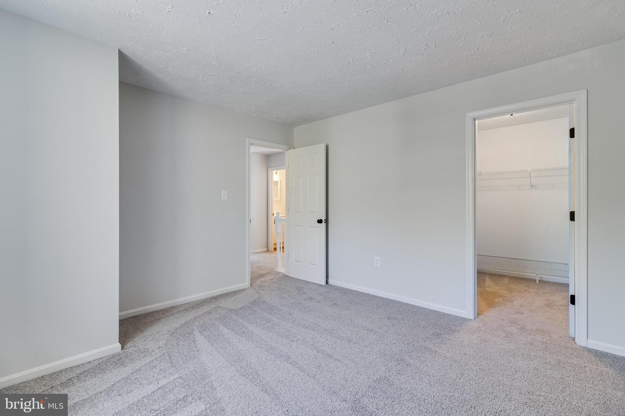 ST CHARLES HAMPSHIRE - Residential