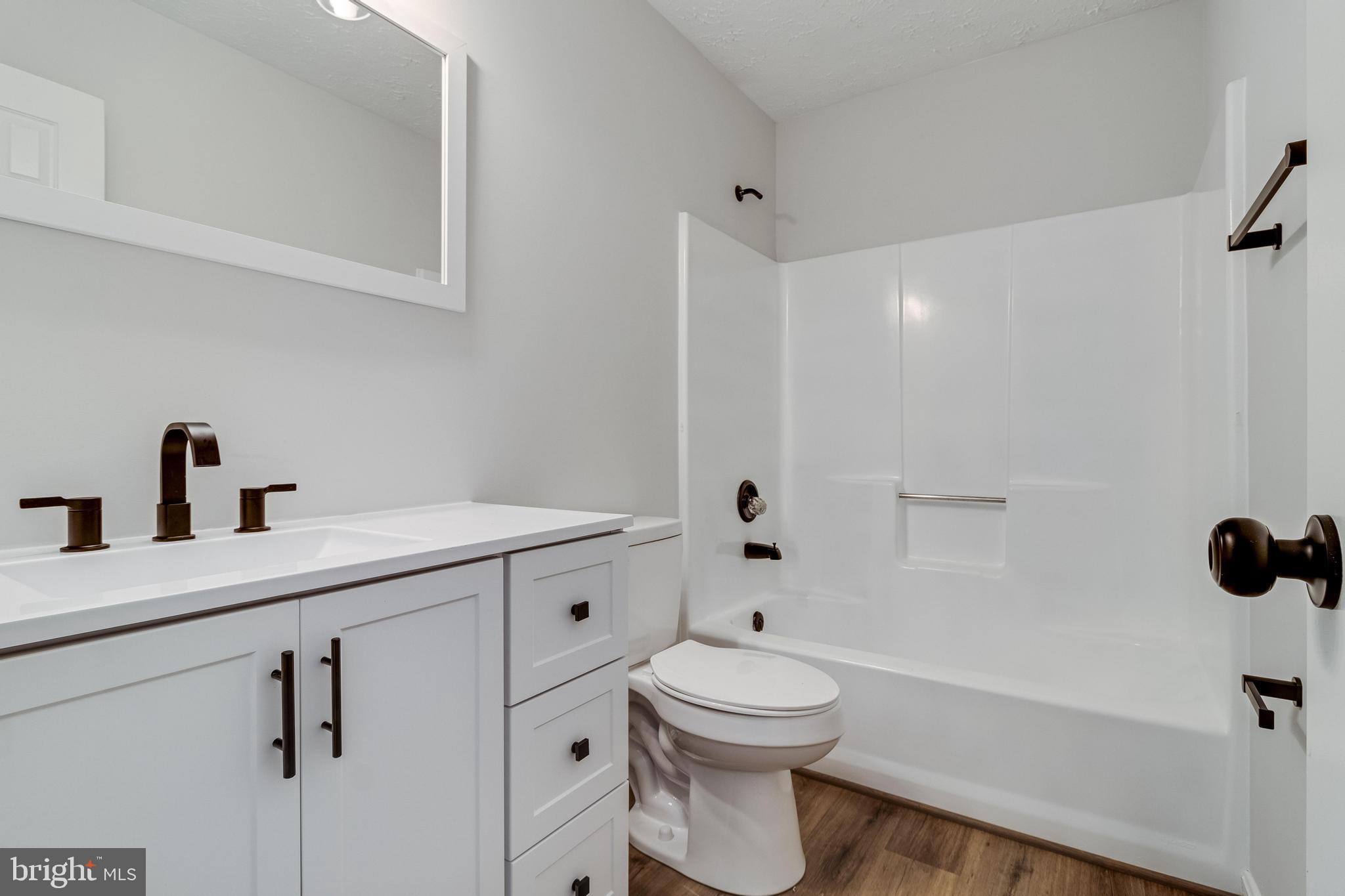 ST CHARLES HAMPSHIRE - Residential