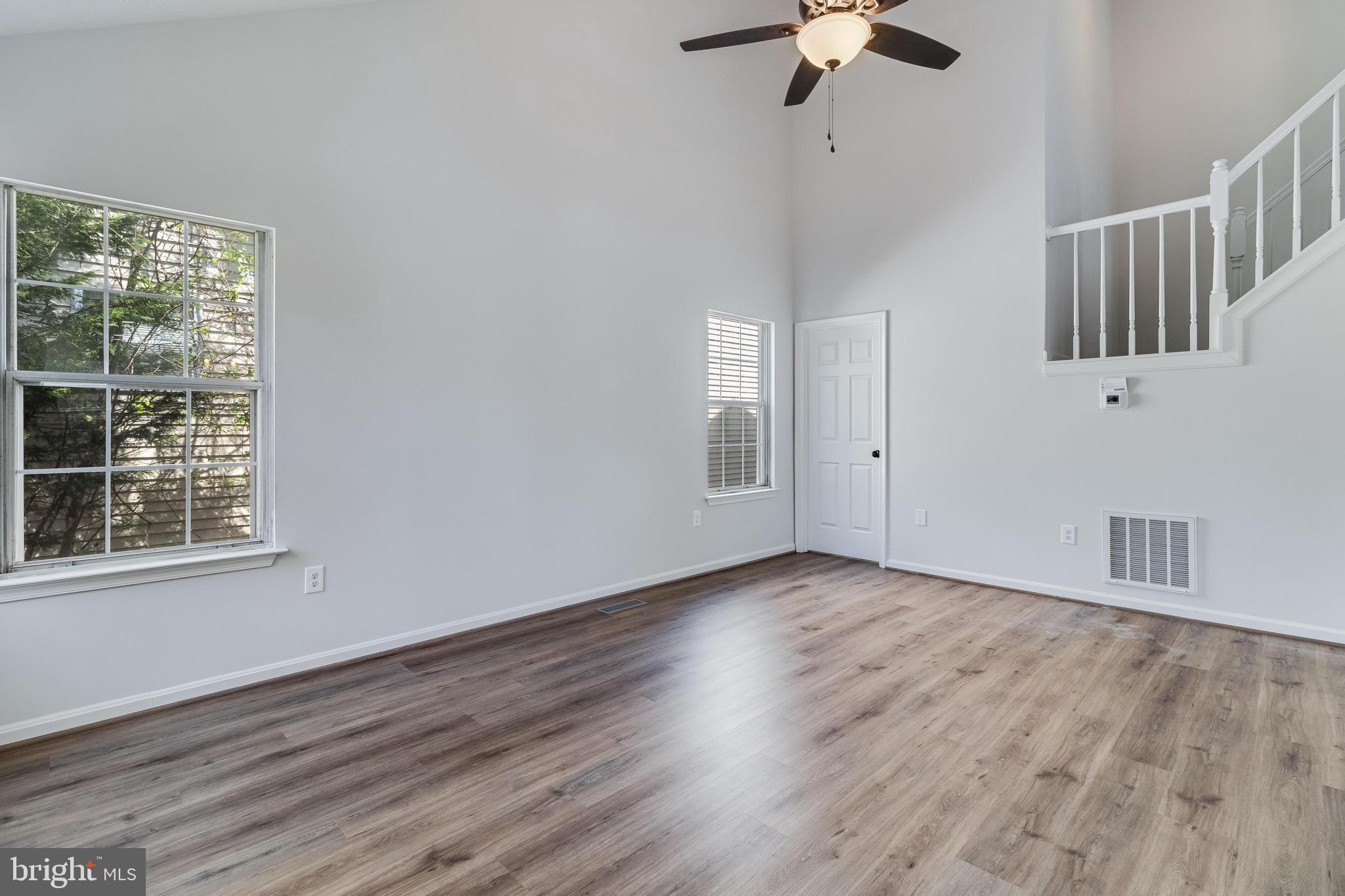 ST CHARLES HAMPSHIRE - Residential