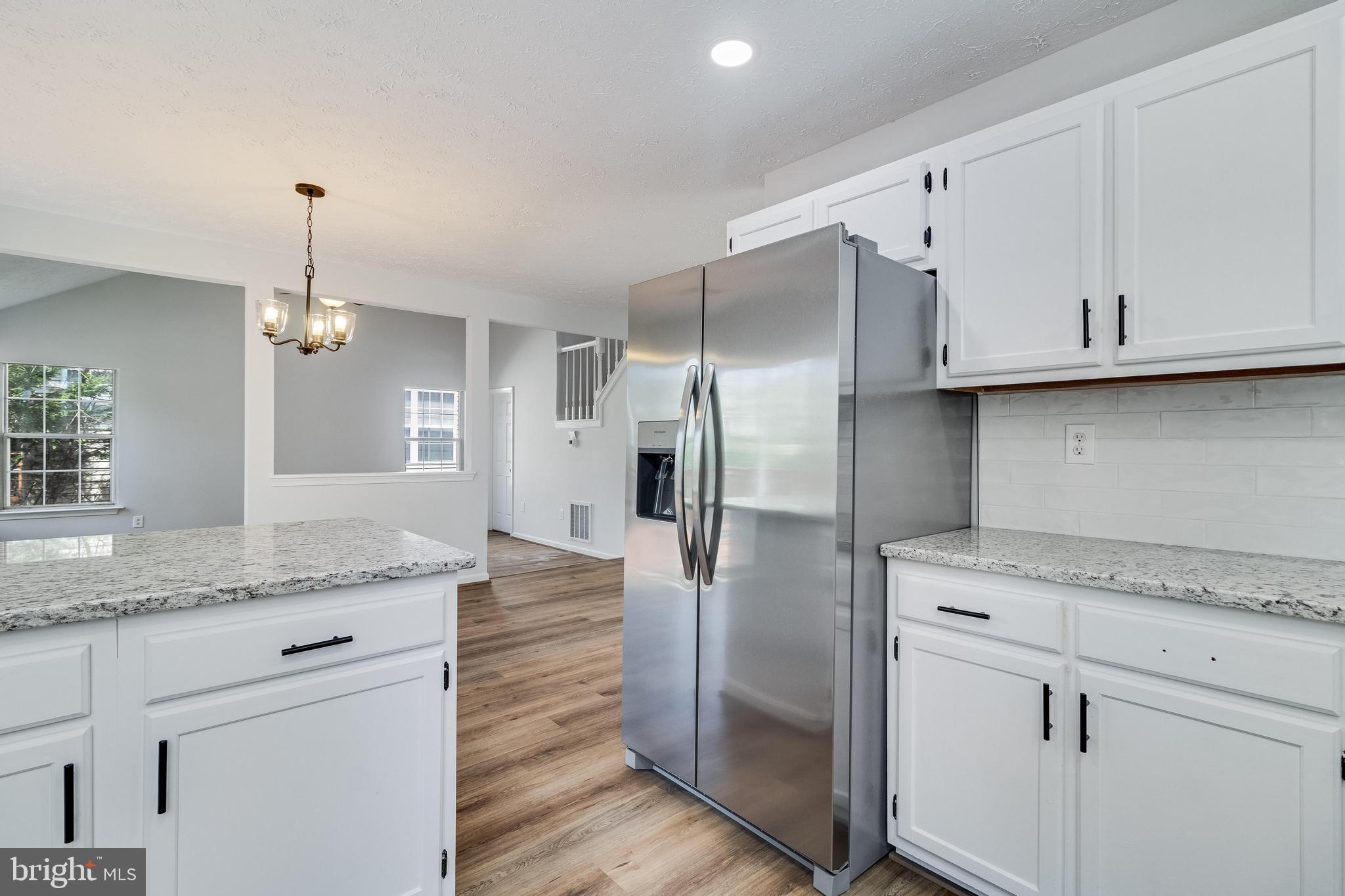 ST CHARLES HAMPSHIRE - Residential